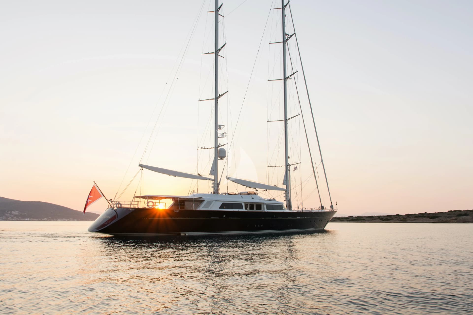 XASTERIA – Exterior