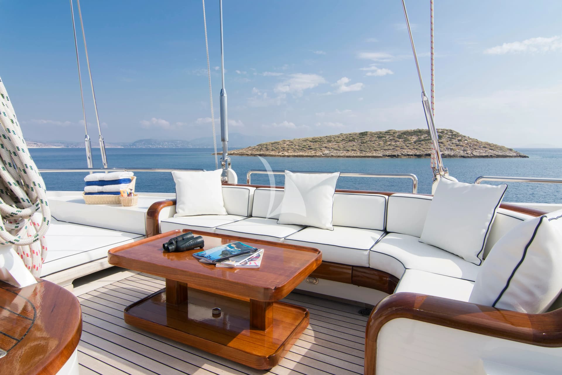 XASTERIA – Exterior