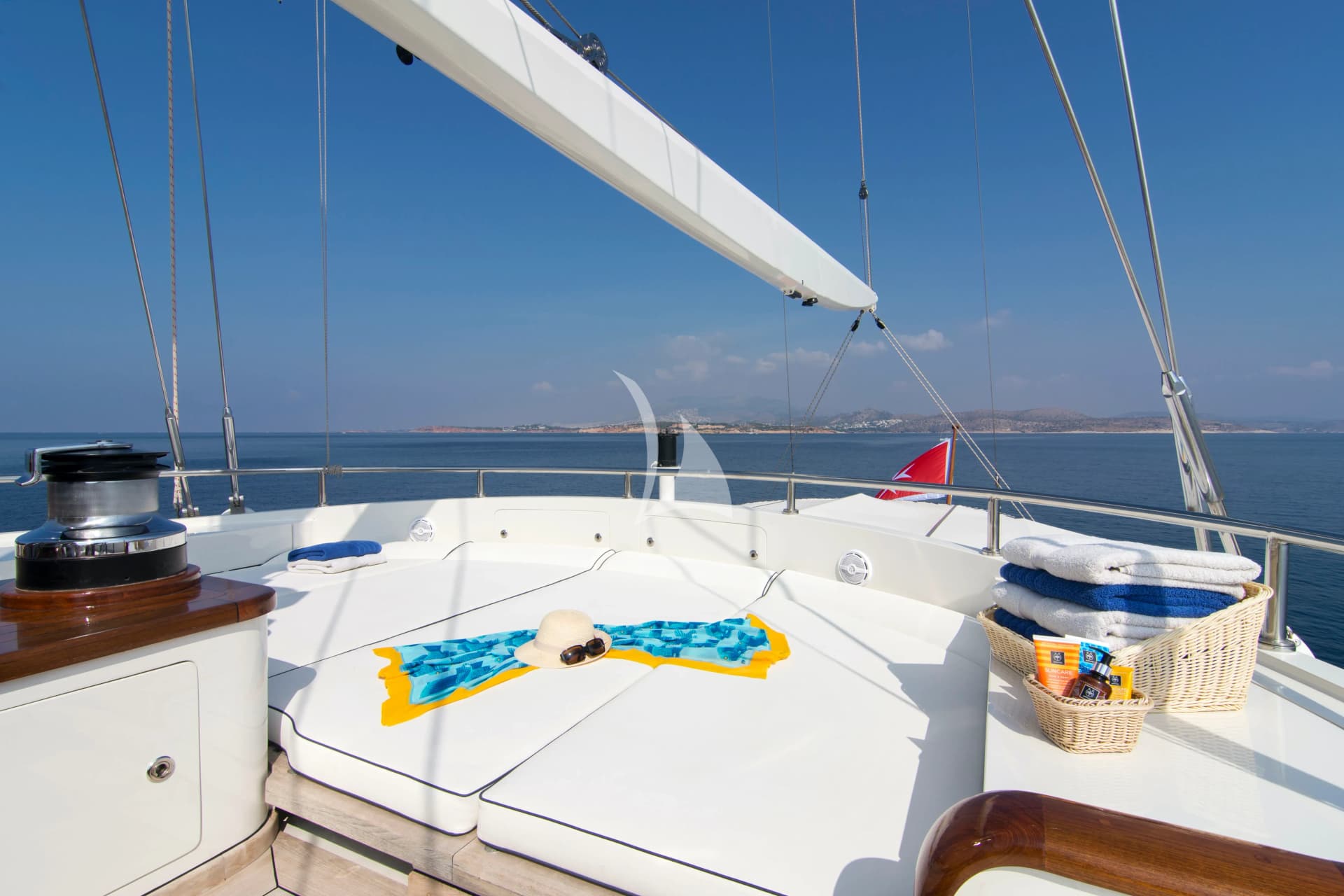 XASTERIA – Exterior