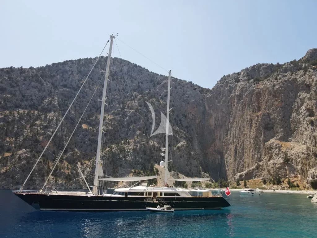 XASTERIA – Exterior