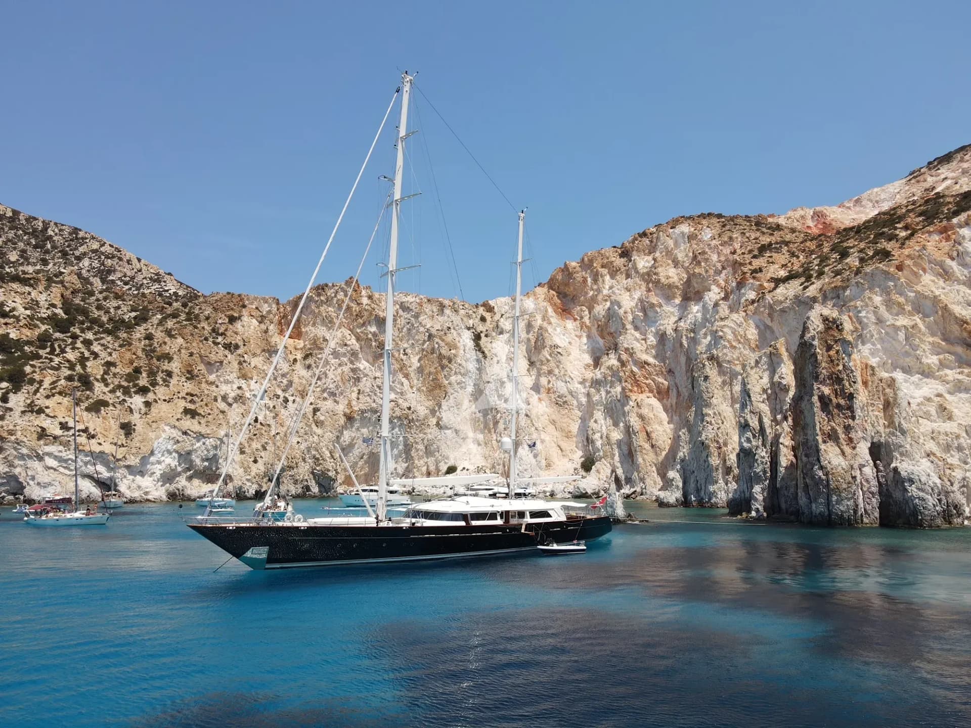 XASTERIA – Exterior