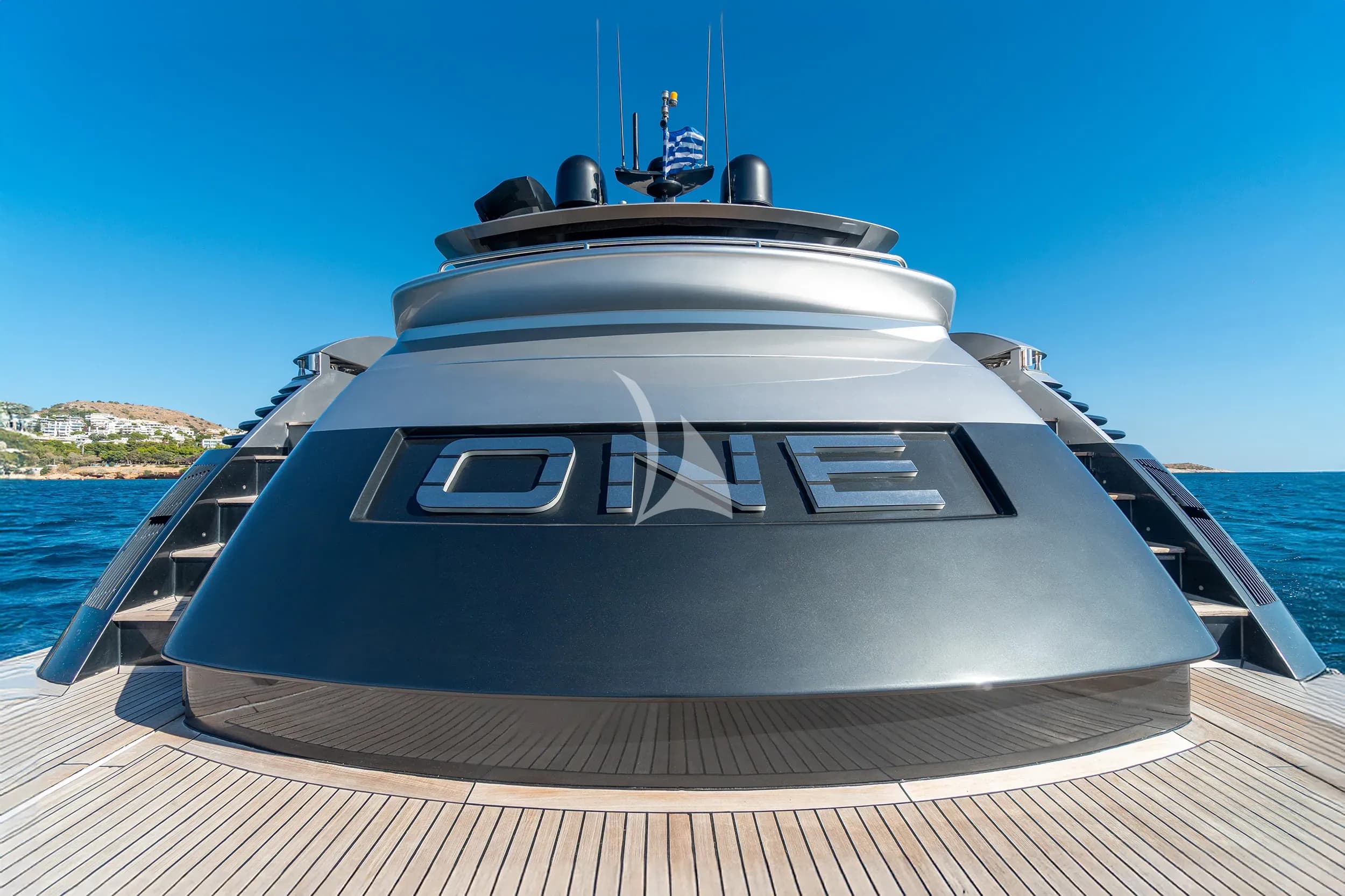 ONE – Exterior