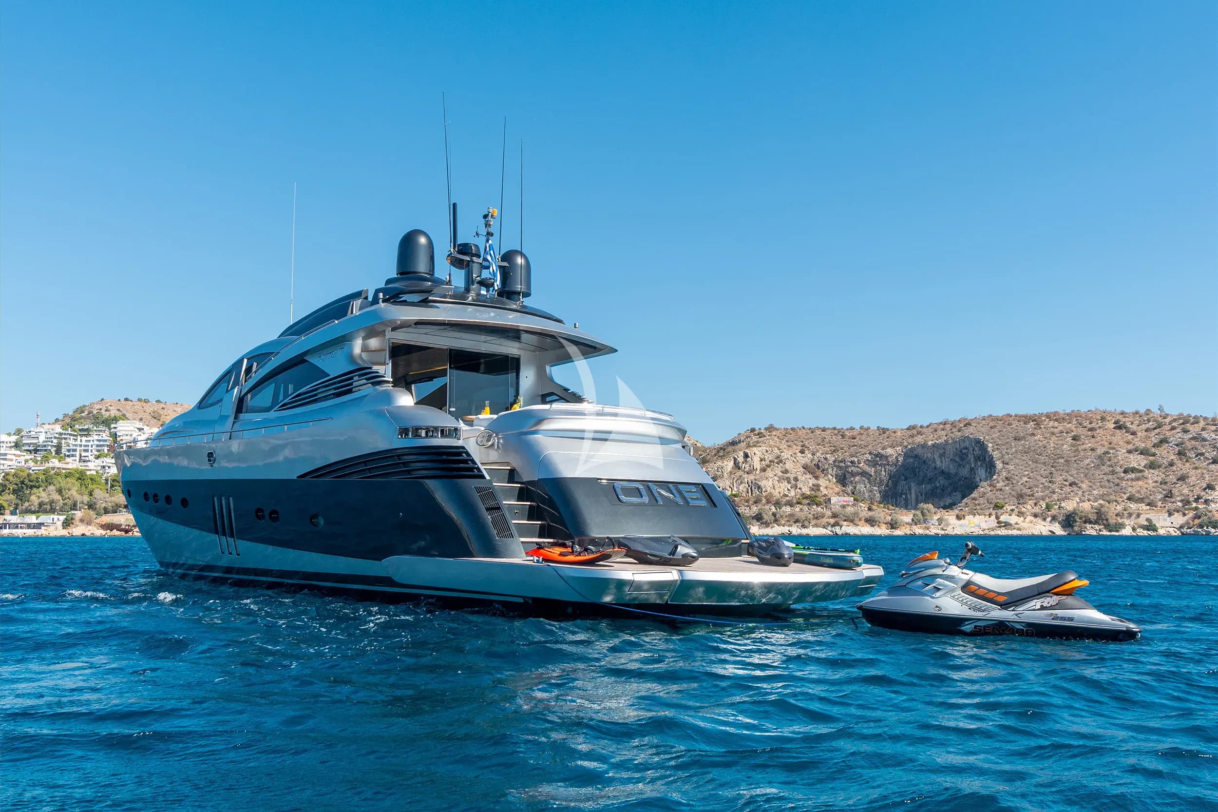 ONE – Exterior