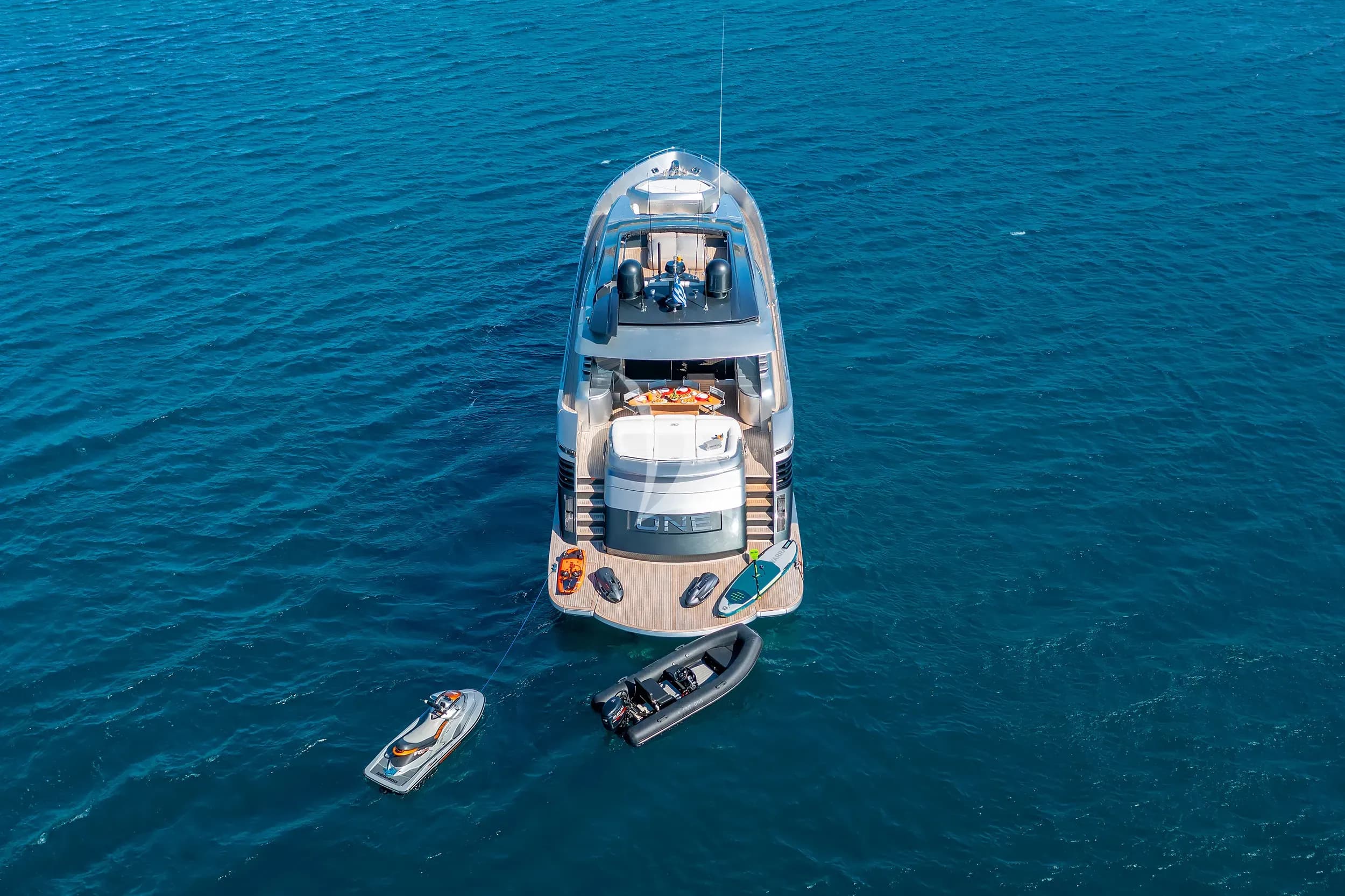 ONE – Exterior