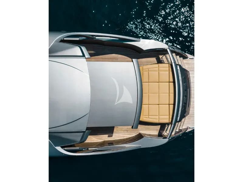 VELES – Exterior