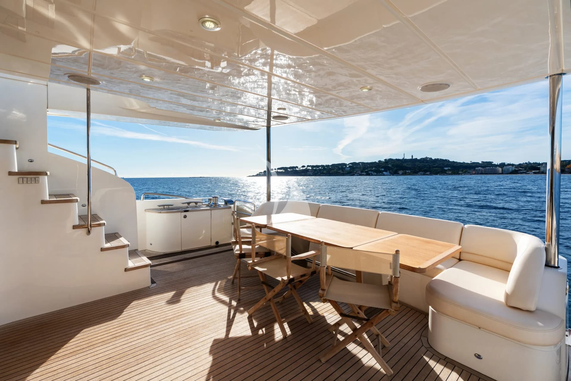 KUMBA IV – Exterior
