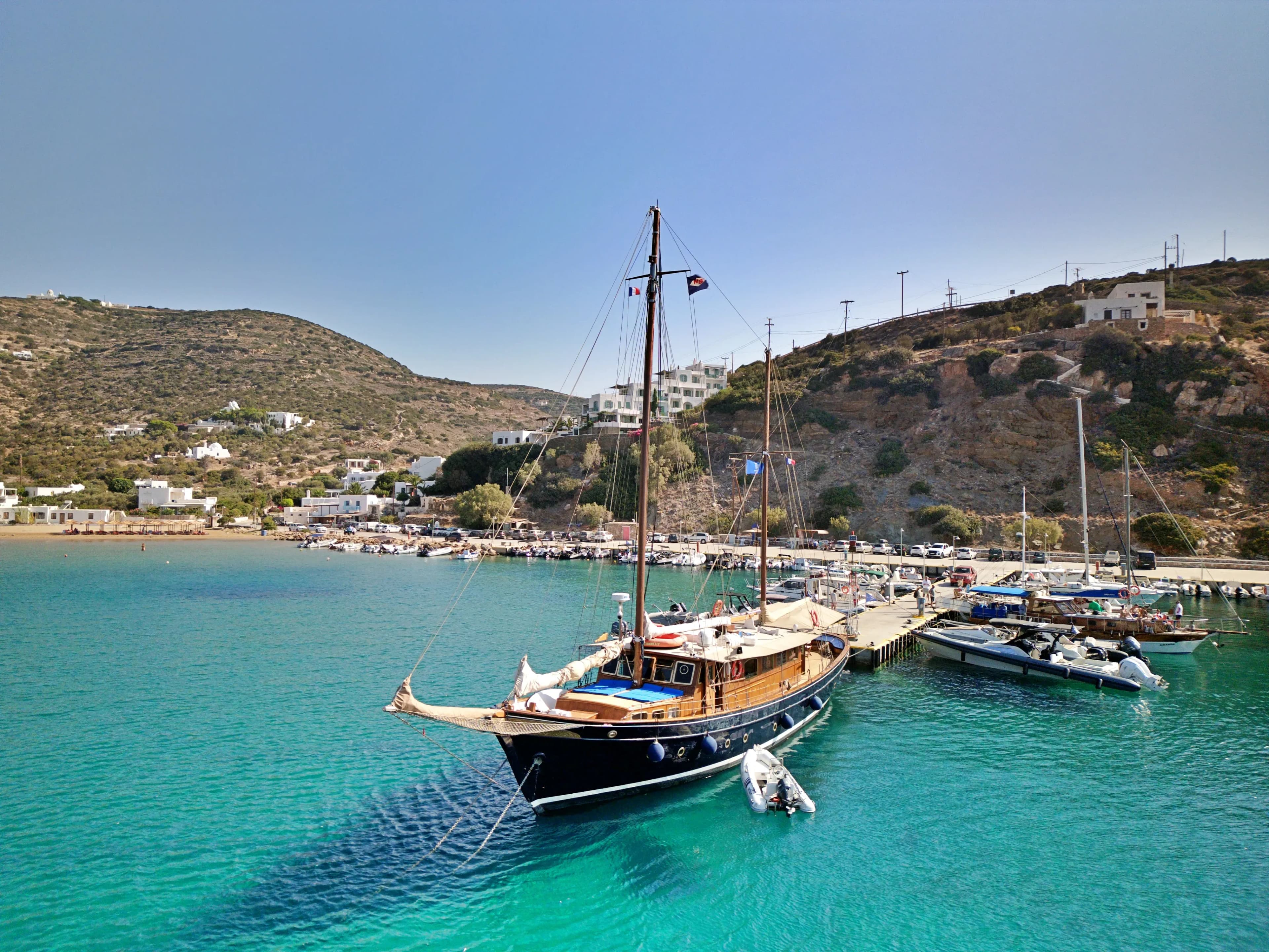 Aphrodite – Exterior