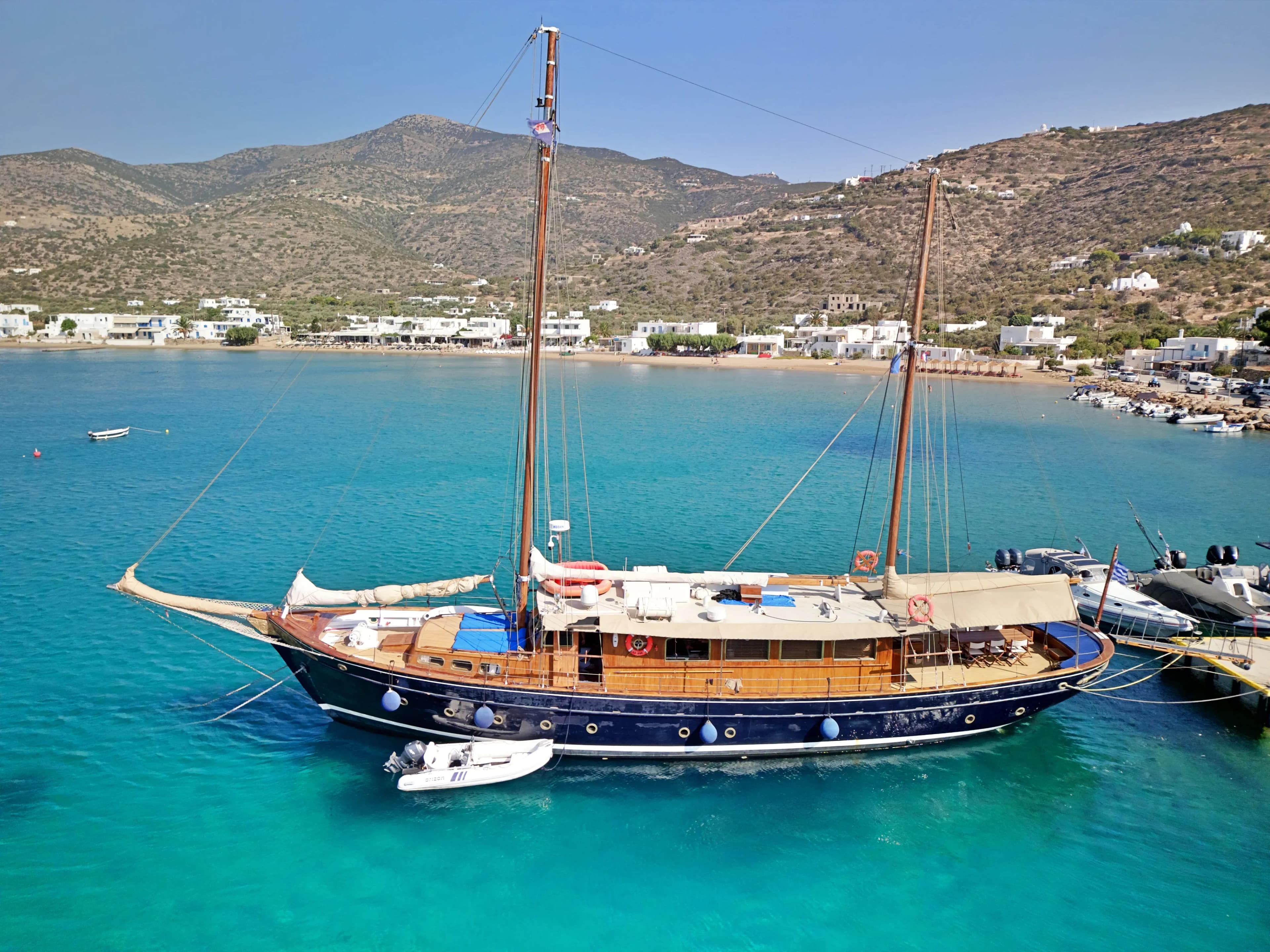Aphrodite – Exterior