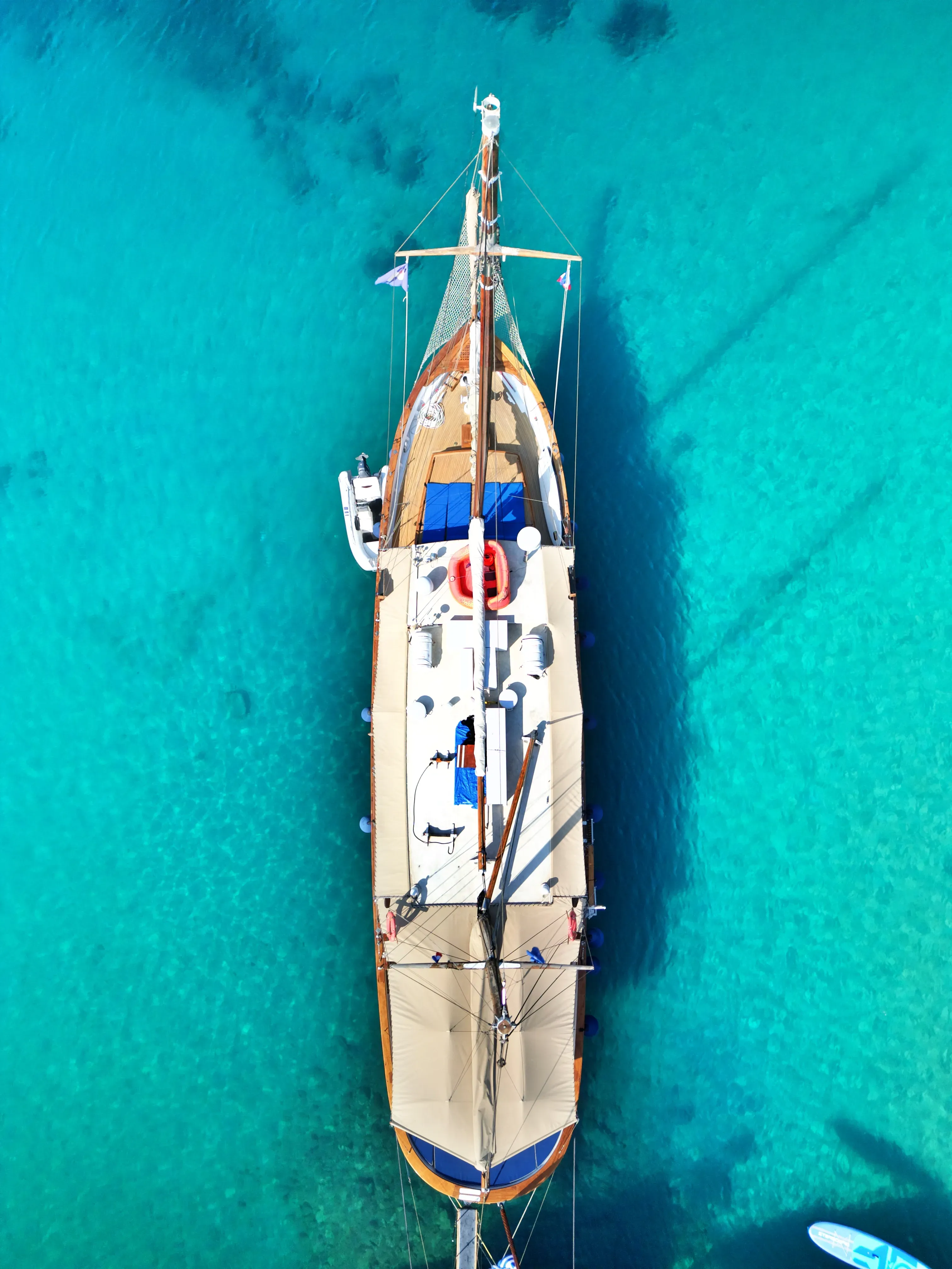 Aphrodite – Exterior