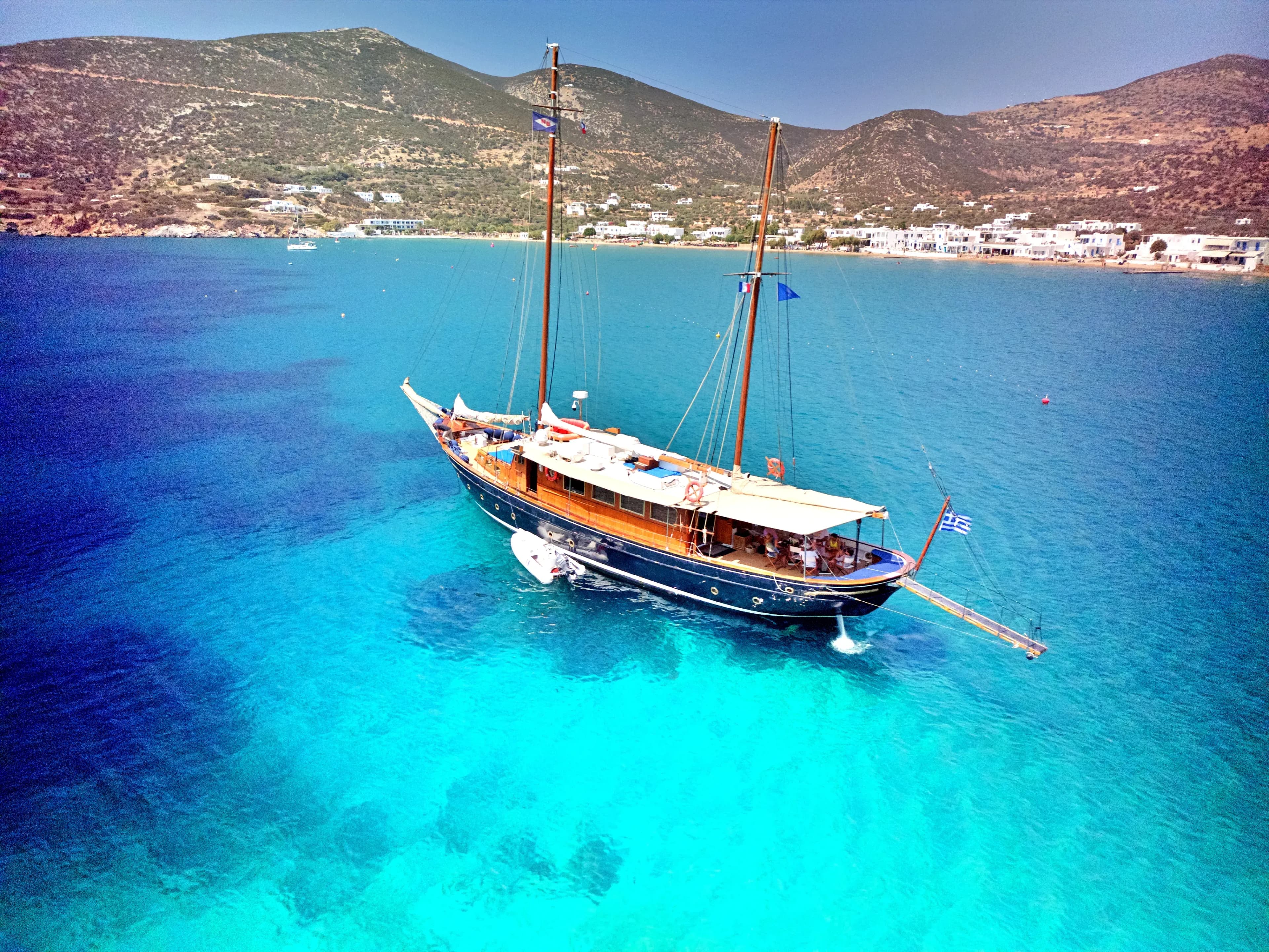 Aphrodite – Exterior
