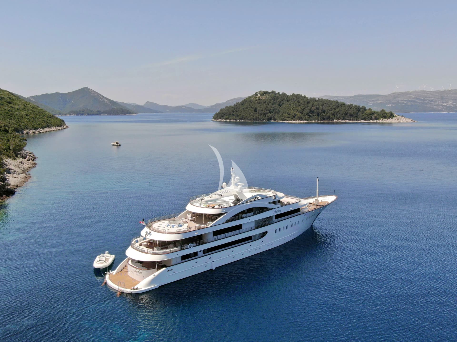 M/Y ANTHEA – Exterior