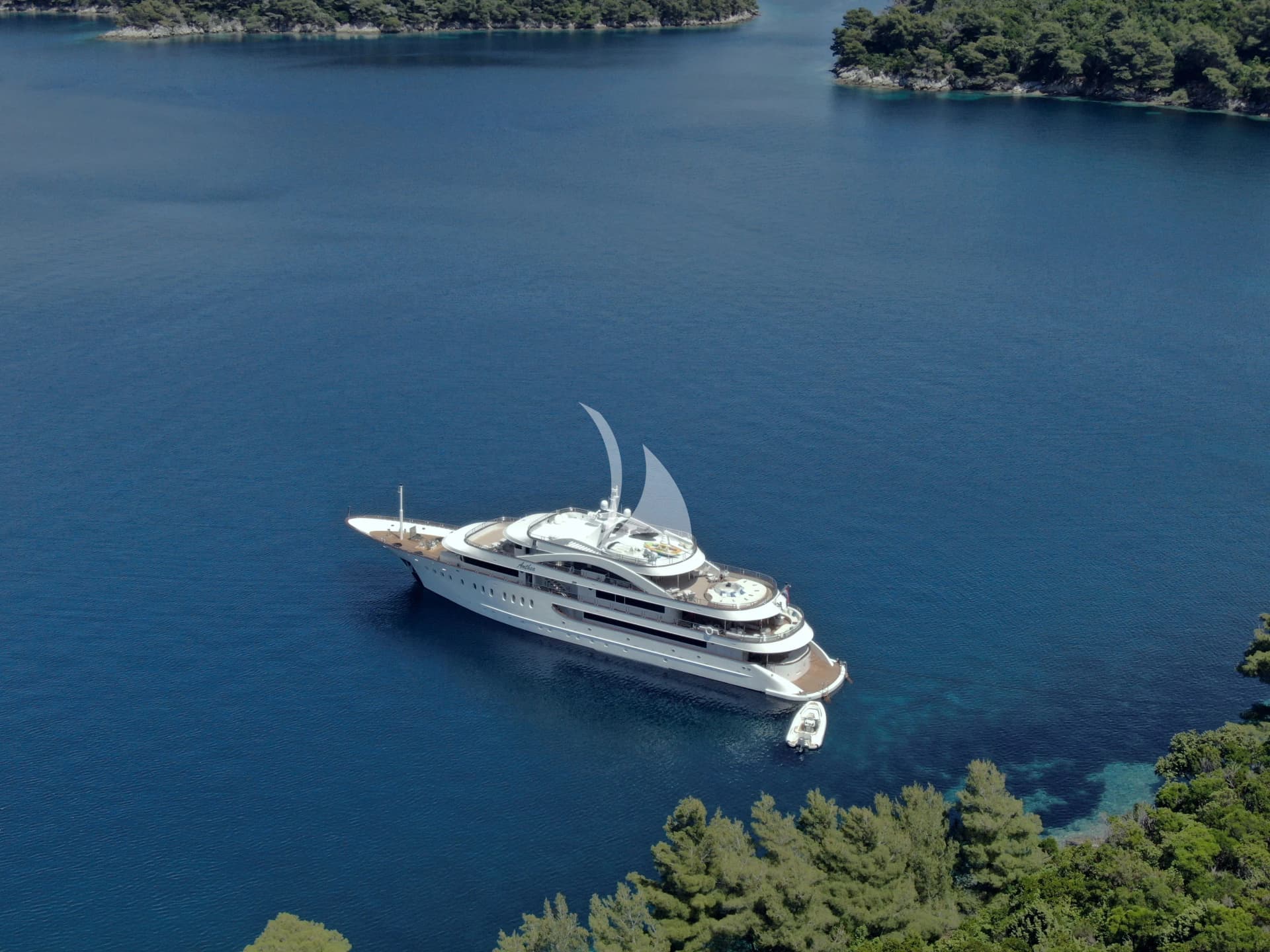M/Y ANTHEA – Exterior