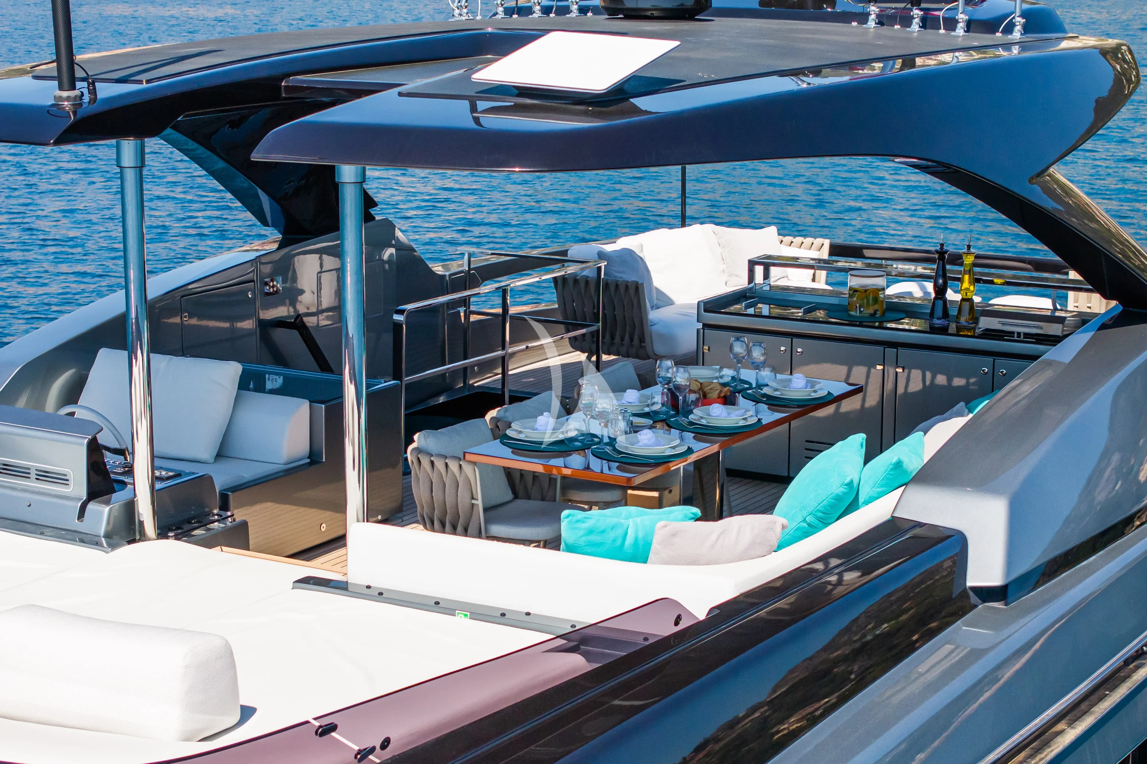 L'AS BLEU – Exterior
