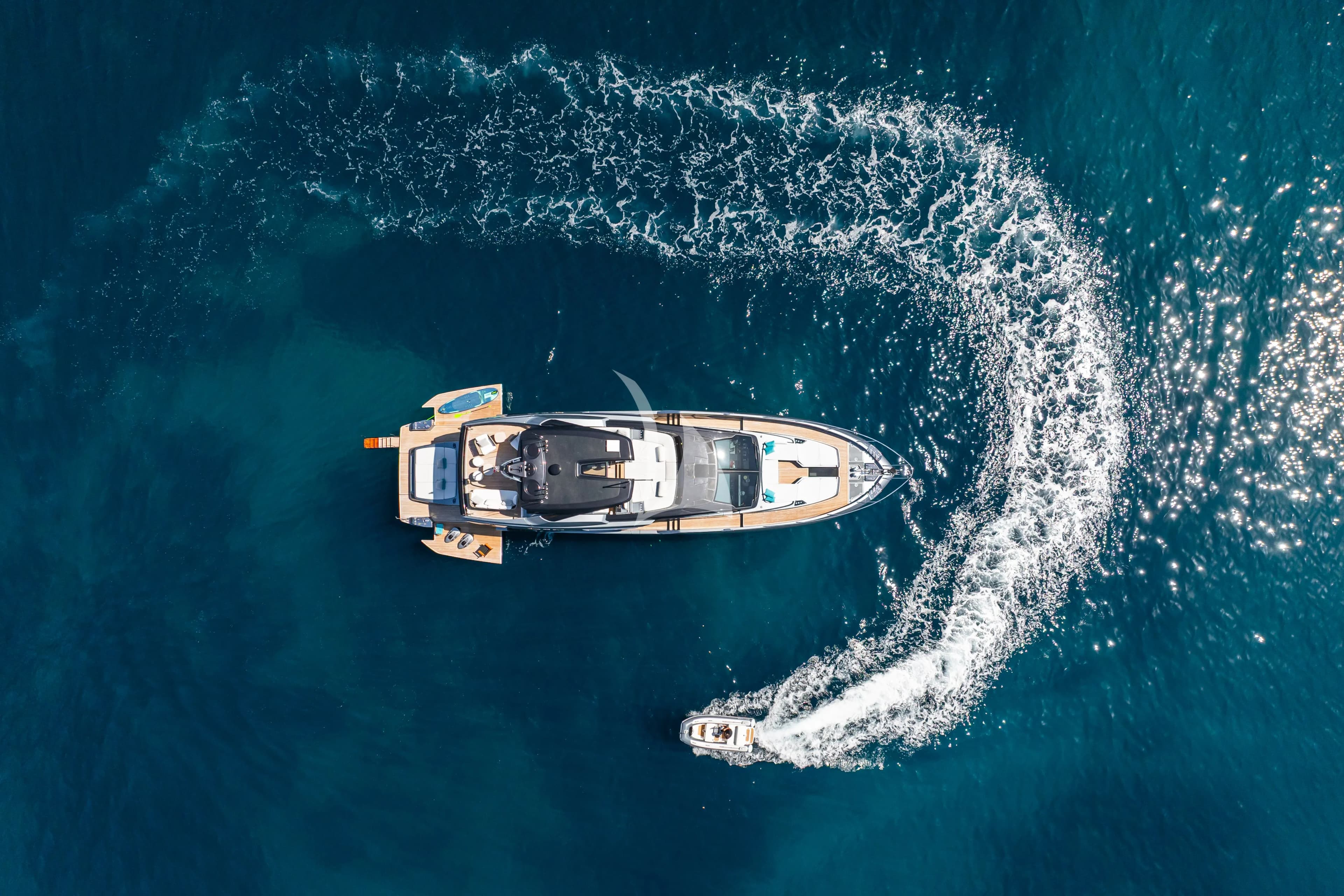 L'AS BLEU – Exterior
