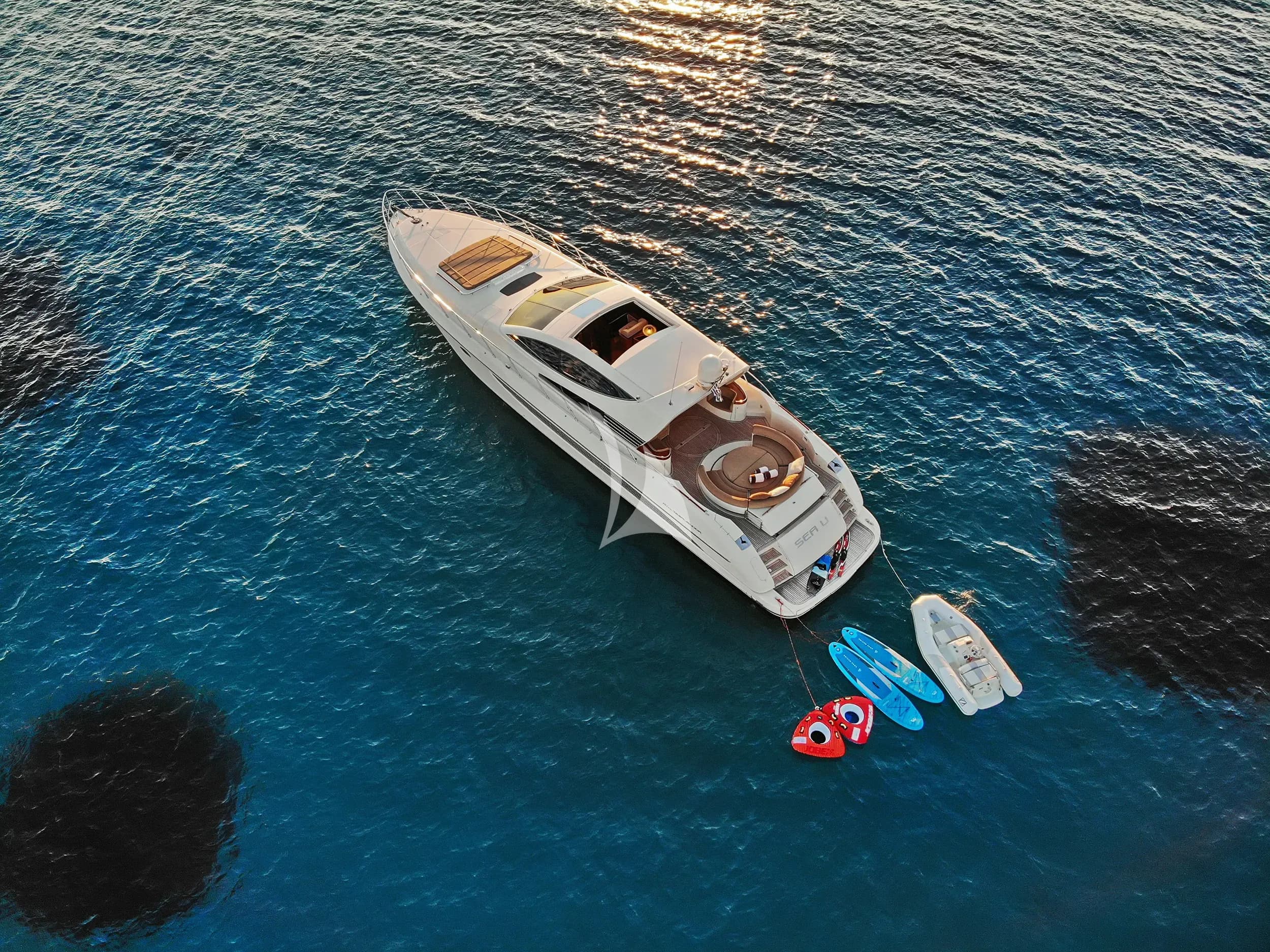 SEA U – Exterior