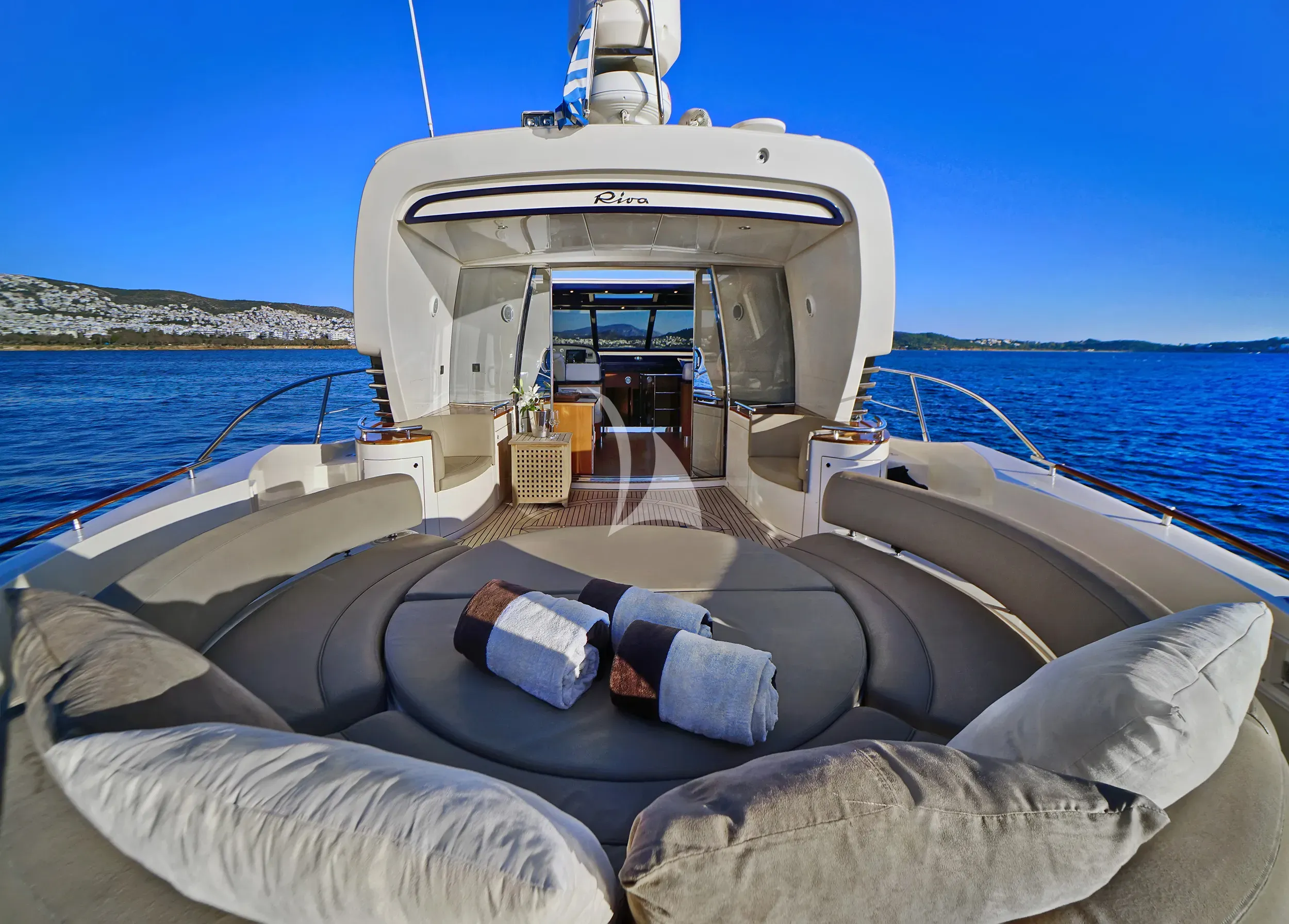 SEA U – Exterior