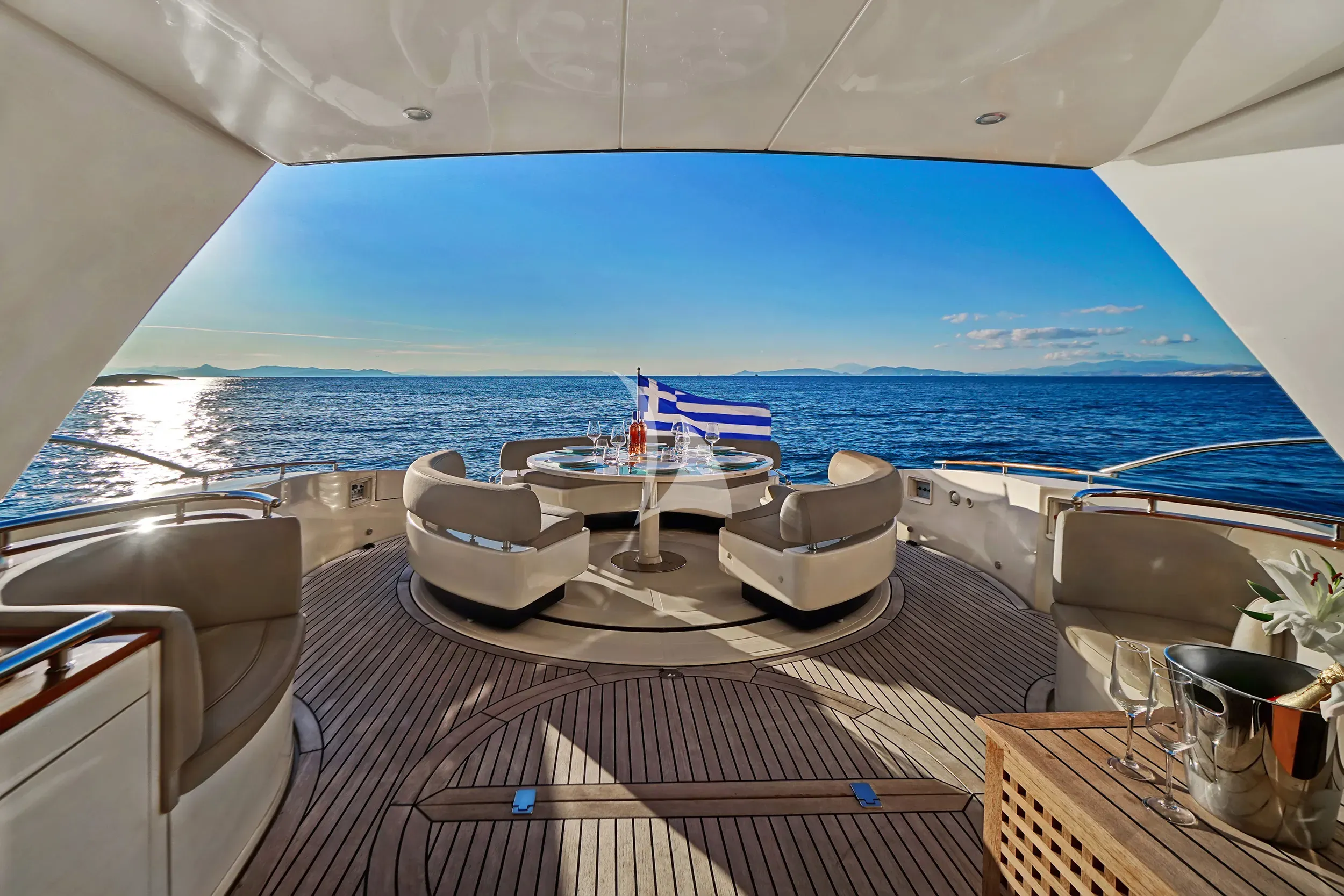SEA U – Exterior