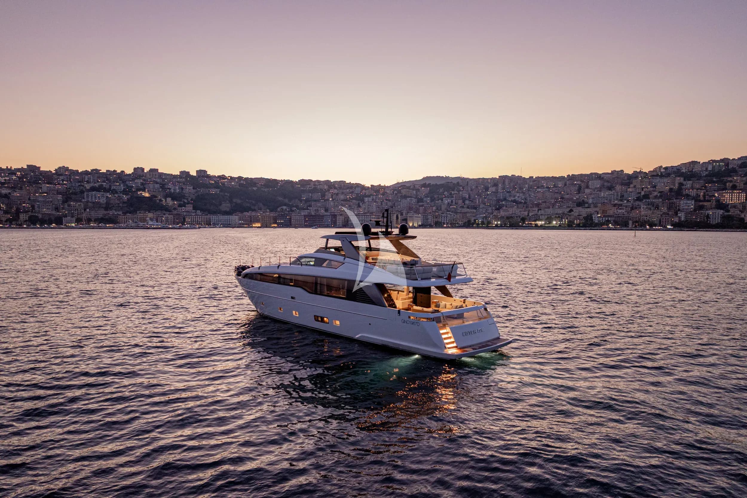 CATCH ME – Exterior