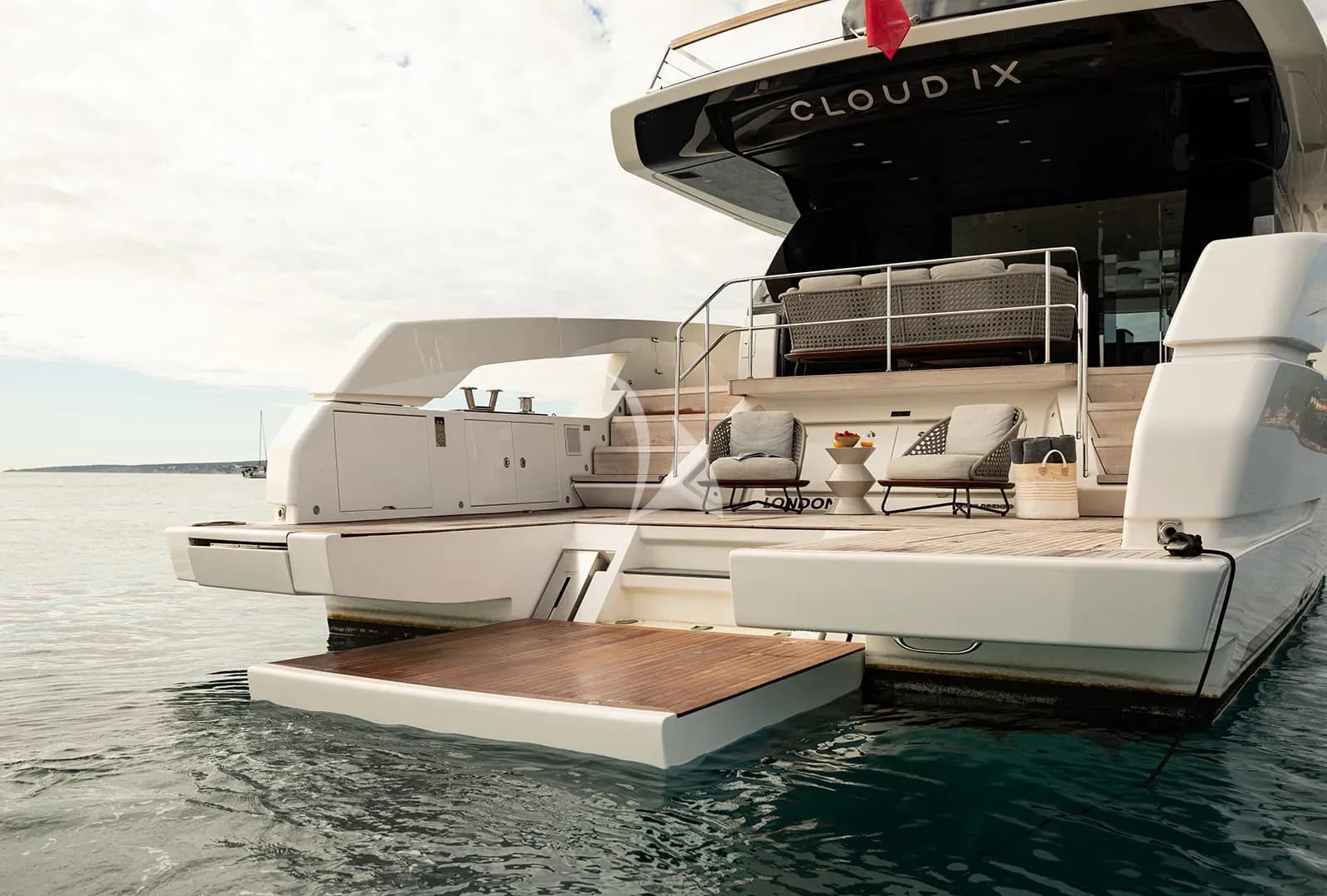 CLOUD IX – Exterior