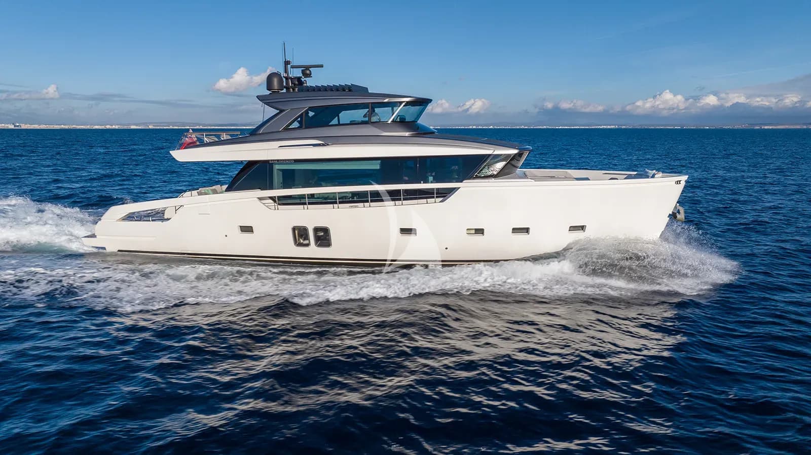 CLOUD IX – Exterior