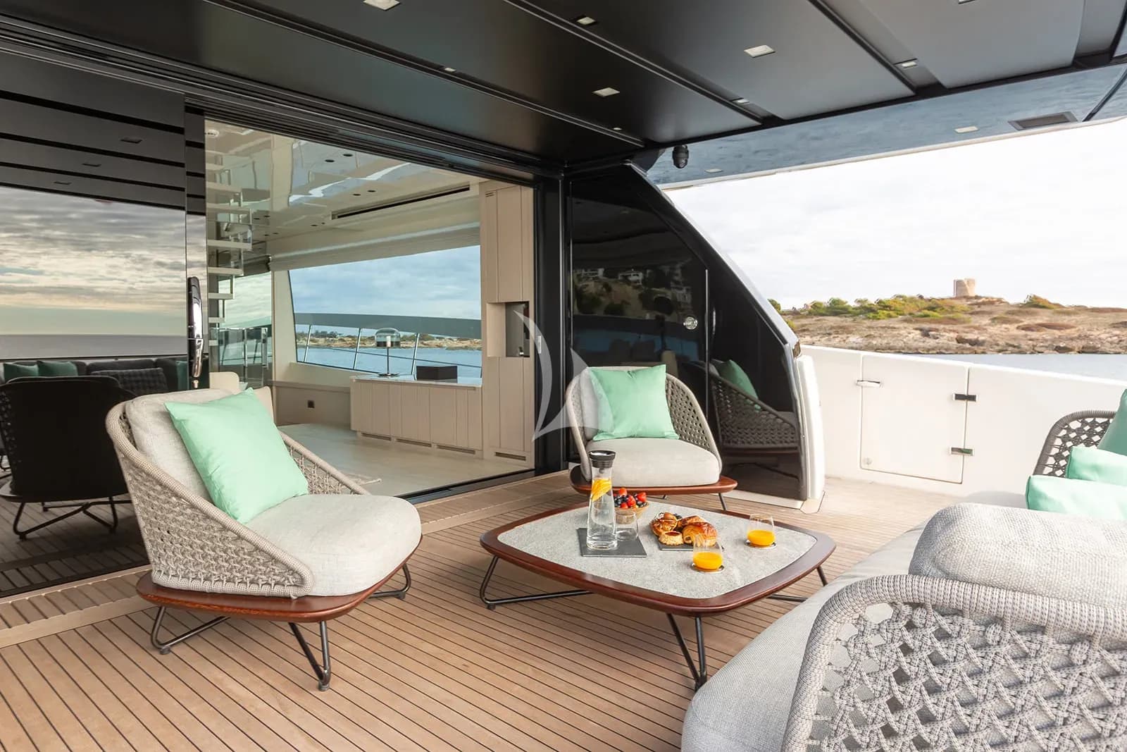 CLOUD IX – Exterior