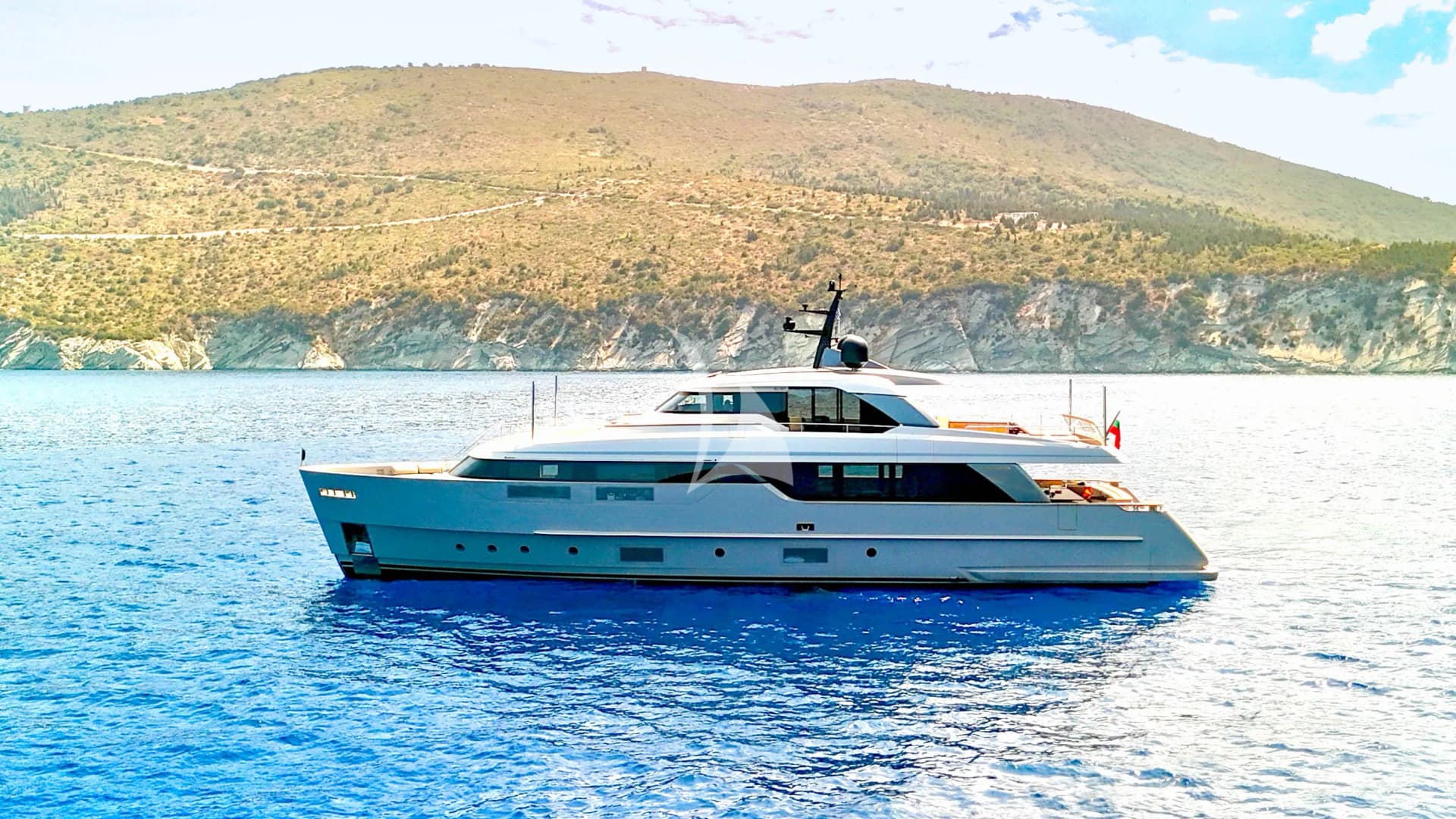 FLORI – Exterior