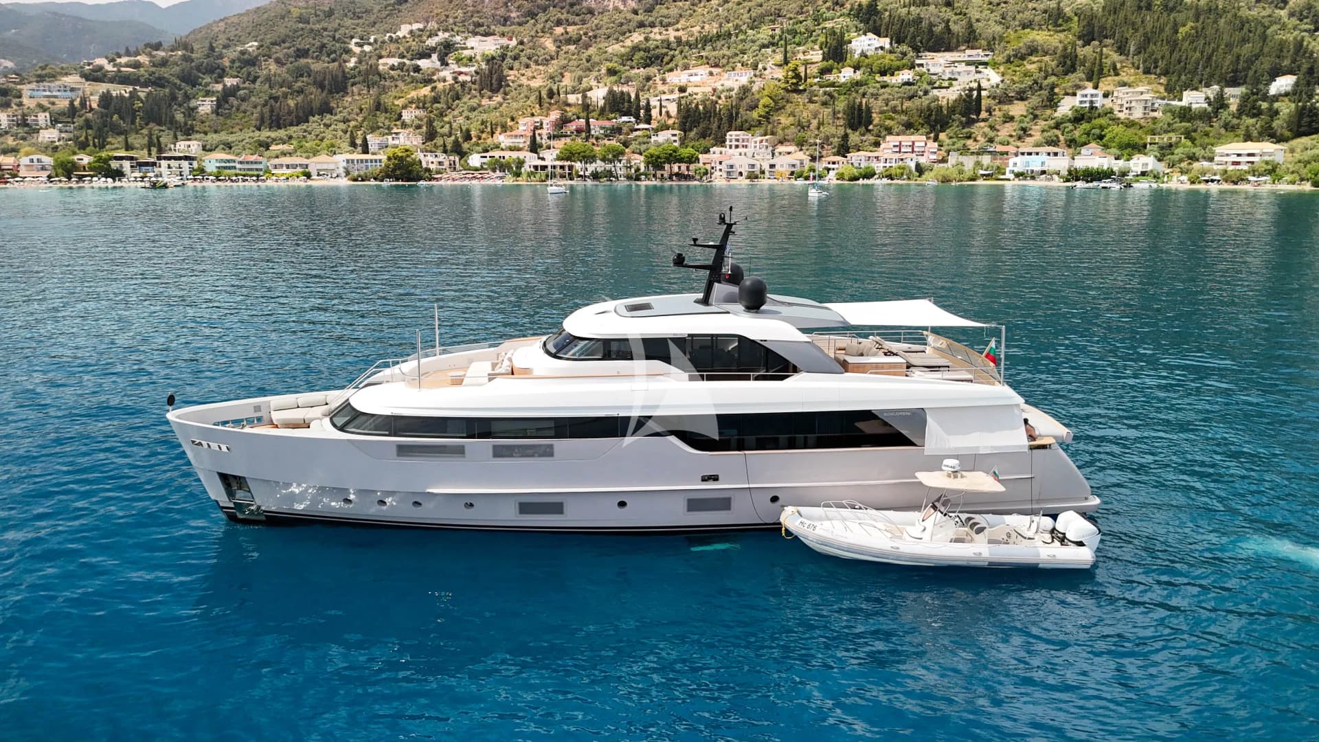 FLORI – Exterior