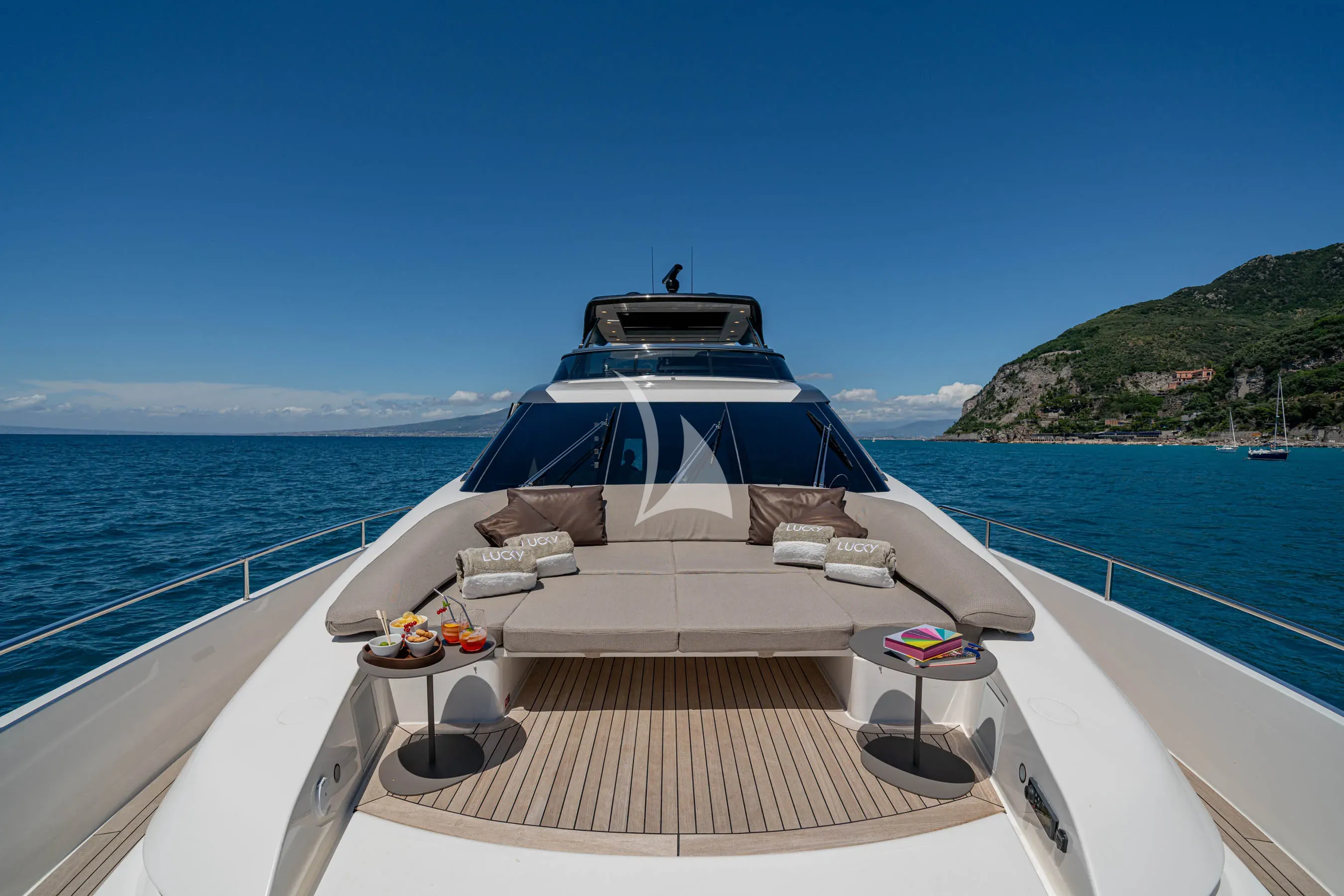 LUCKY – Exterior