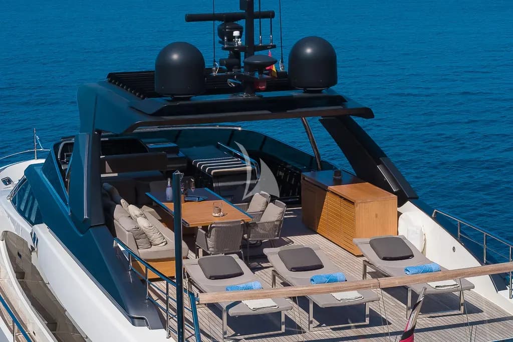 MOONSHOT – Exterior