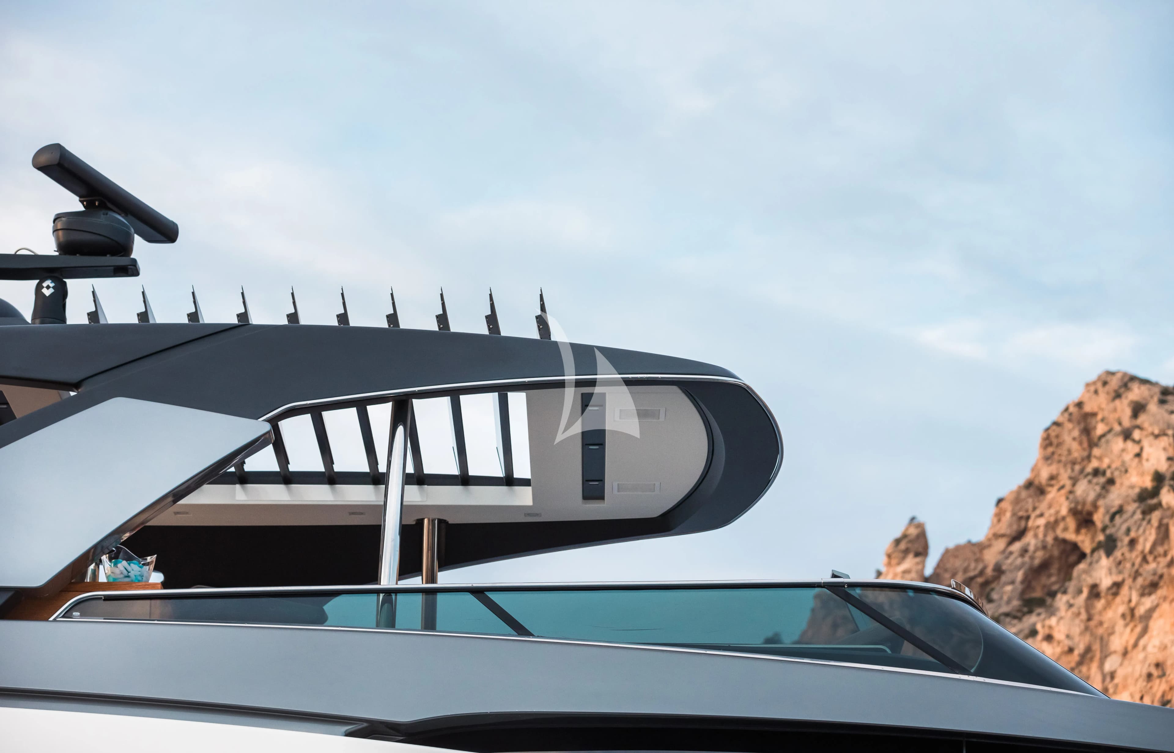 MOONSHOT – Exterior