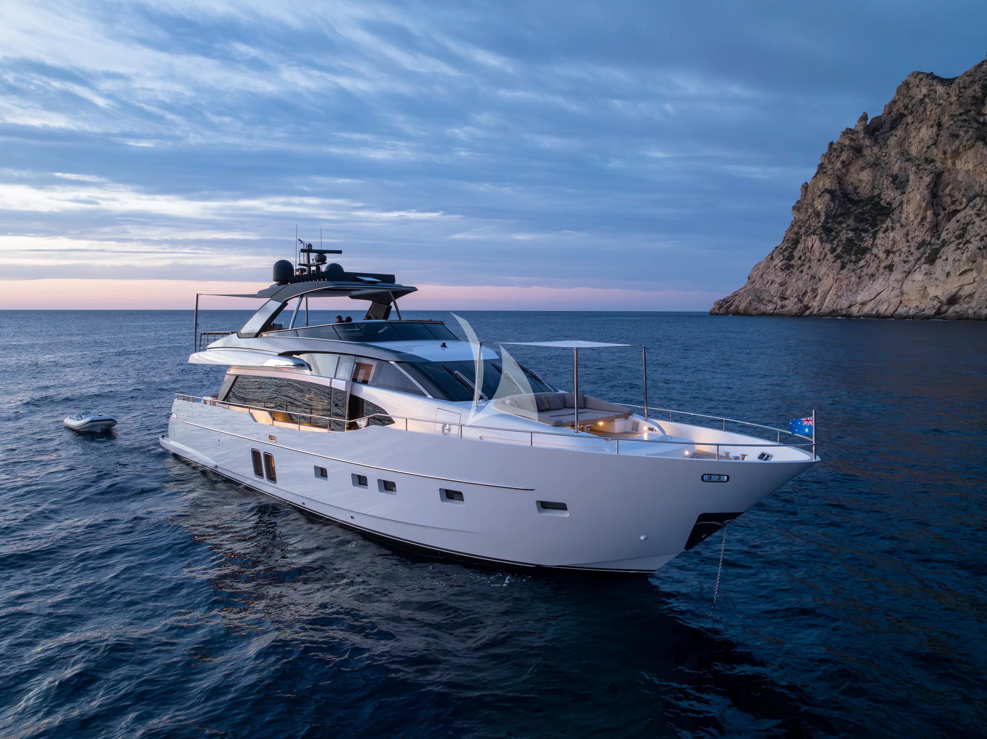 MOONSHOT – Exterior