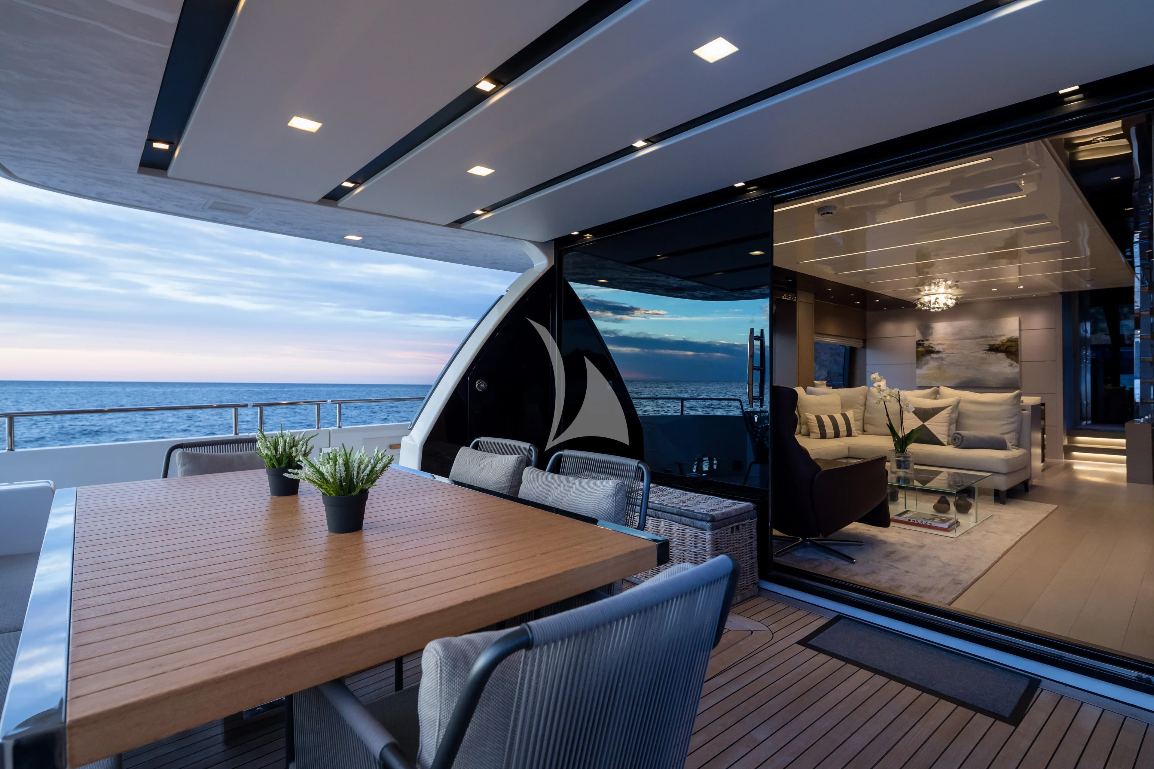 MOONSHOT – Exterior