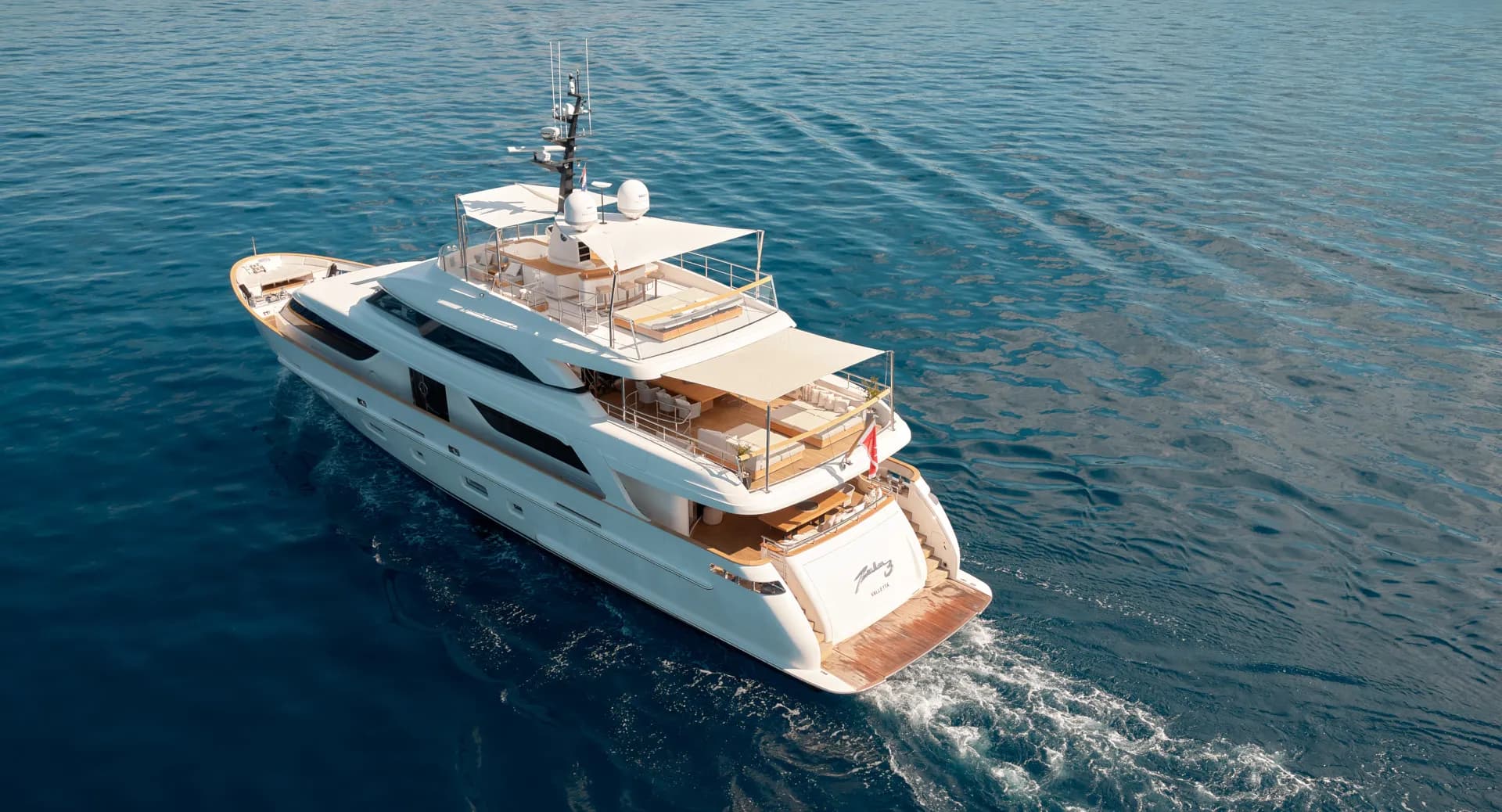ZULU 3 – Exterior