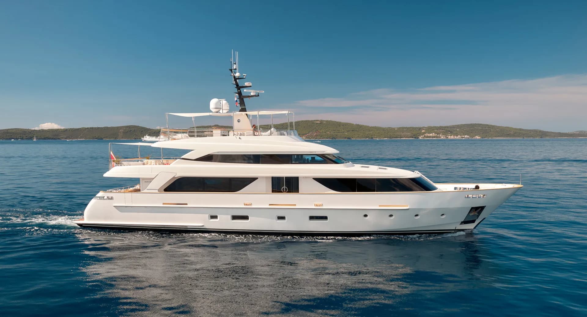 ZULU 3 – Exterior