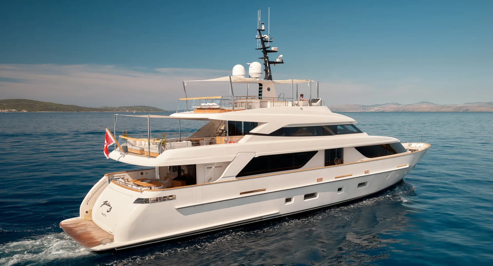 ZULU 3 – Exterior