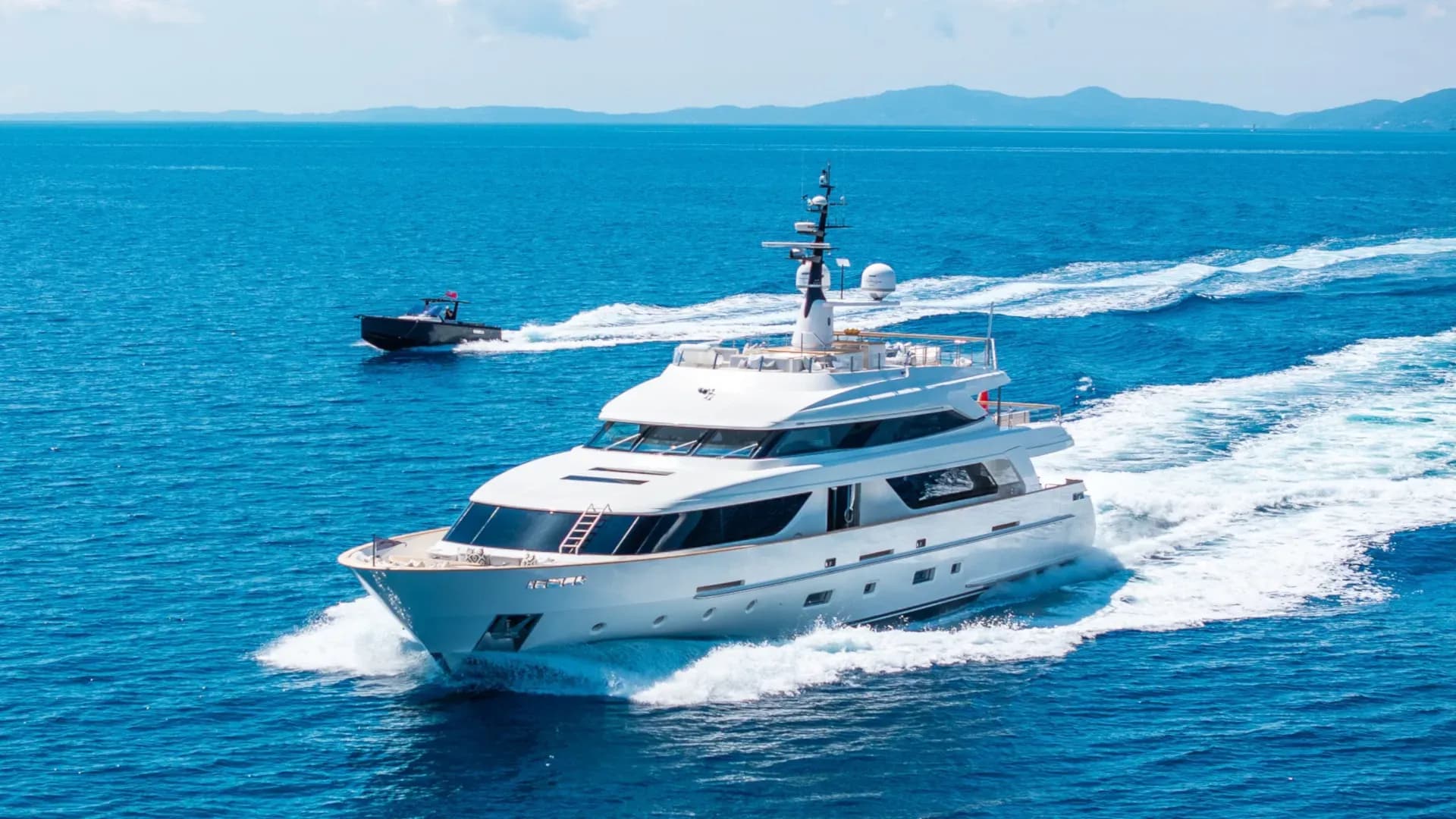 ZULU 3 – Exterior