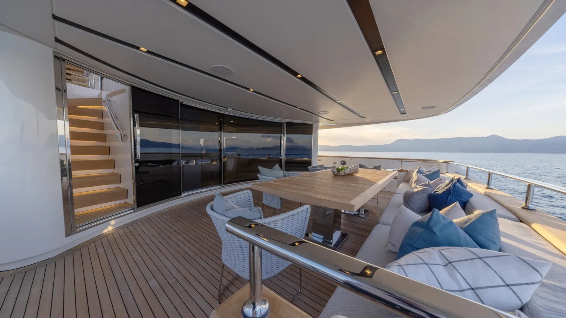 ZULU 3 – Exterior