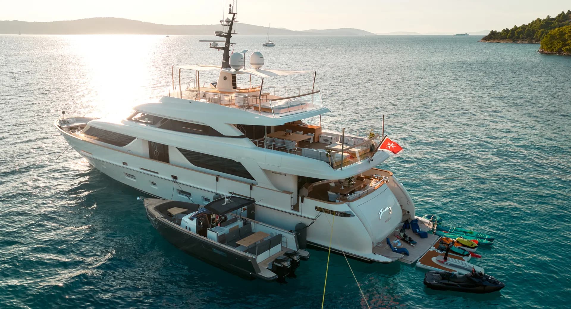 ZULU 3 – Exterior