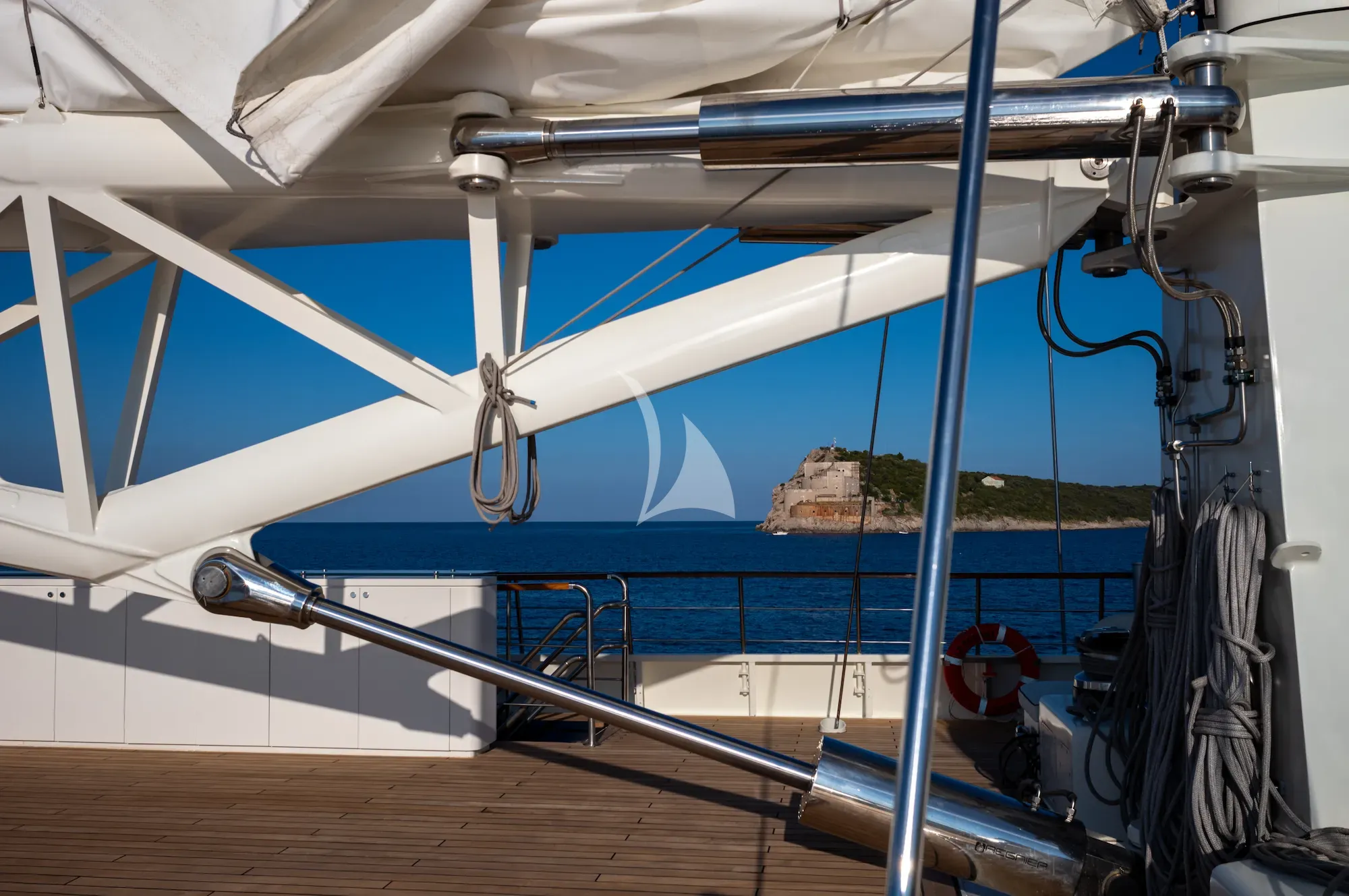 LE PONANT – Exterior