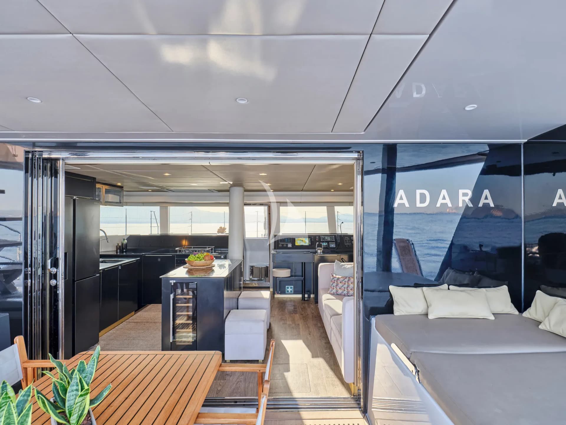 ADARA – Exterior