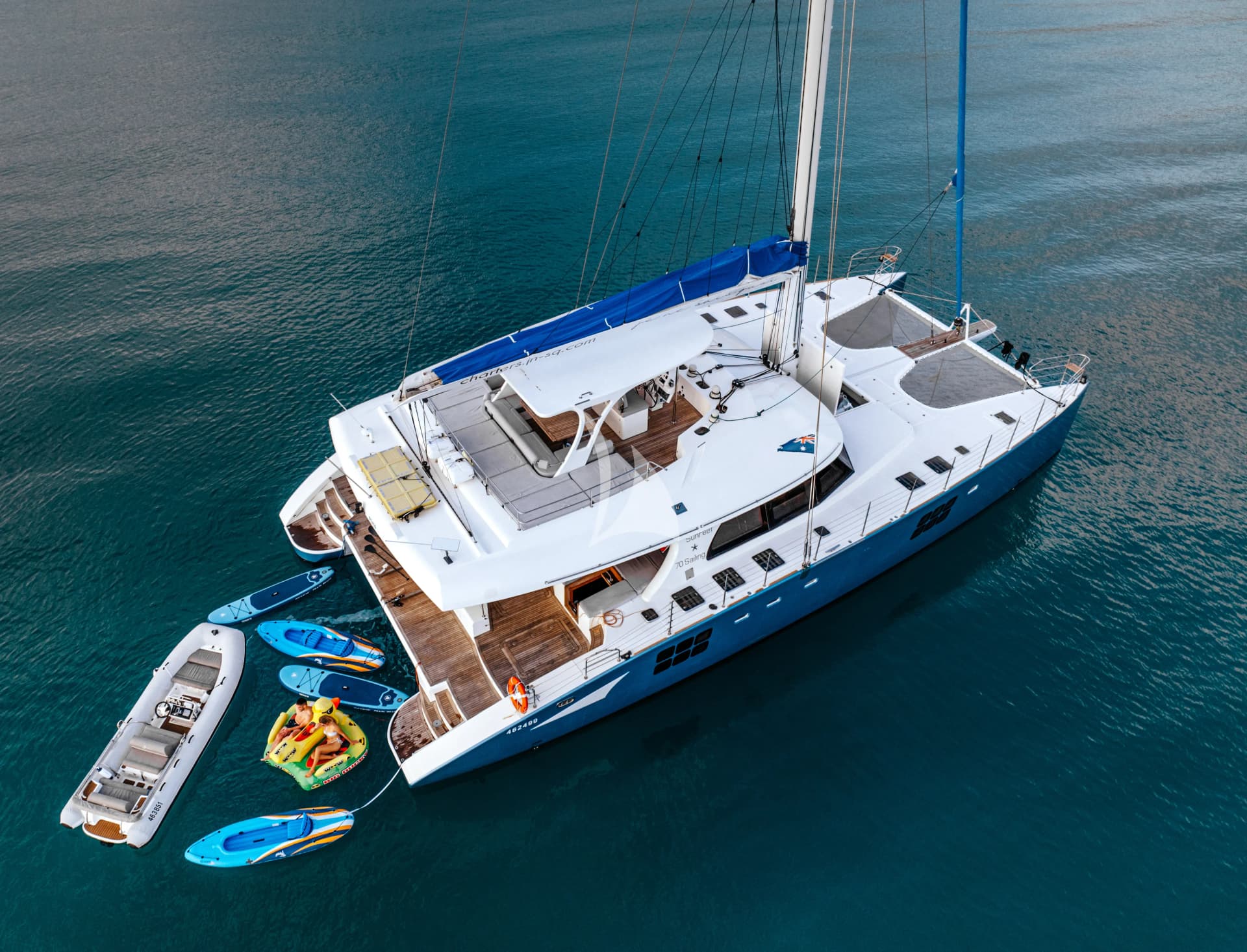 S/Y FENG – Exterior