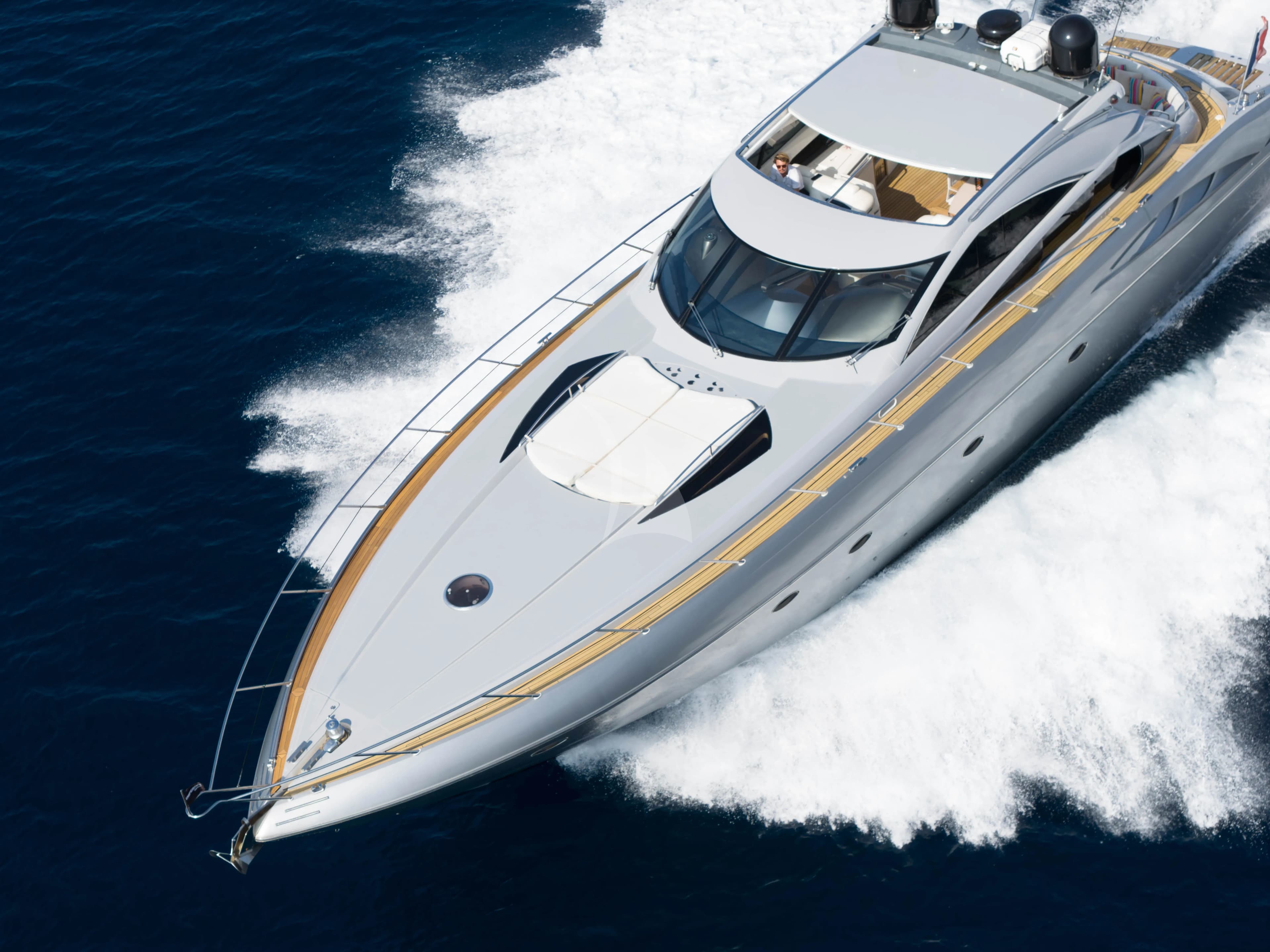 IMPERIUM – Exterior