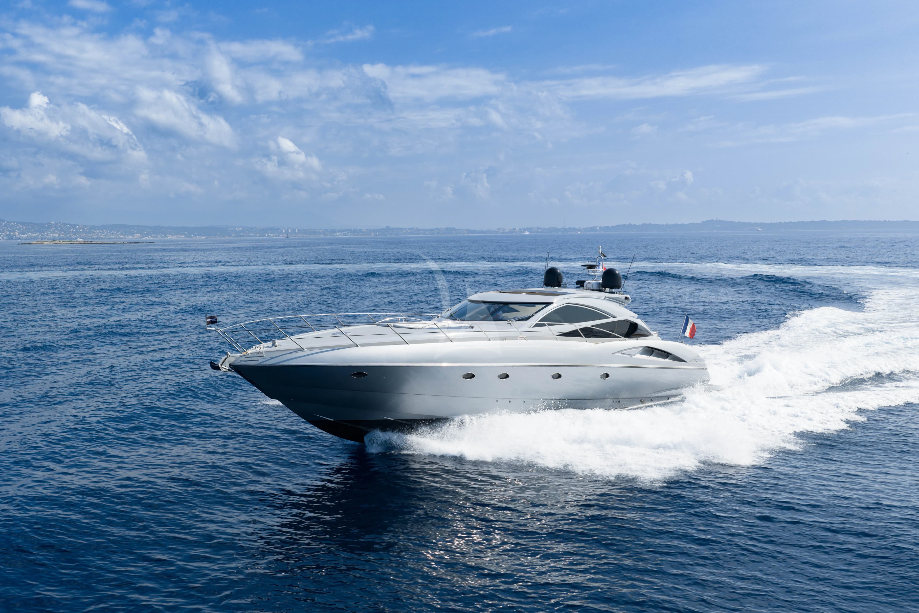 IMPERIUM – Exterior