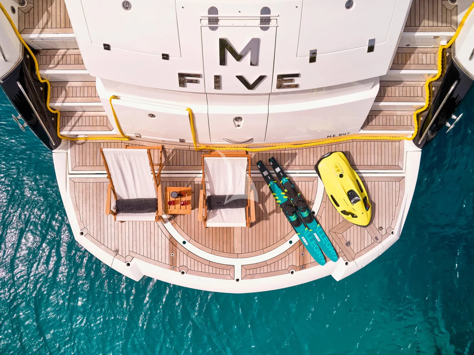 M FIVE – Exterior