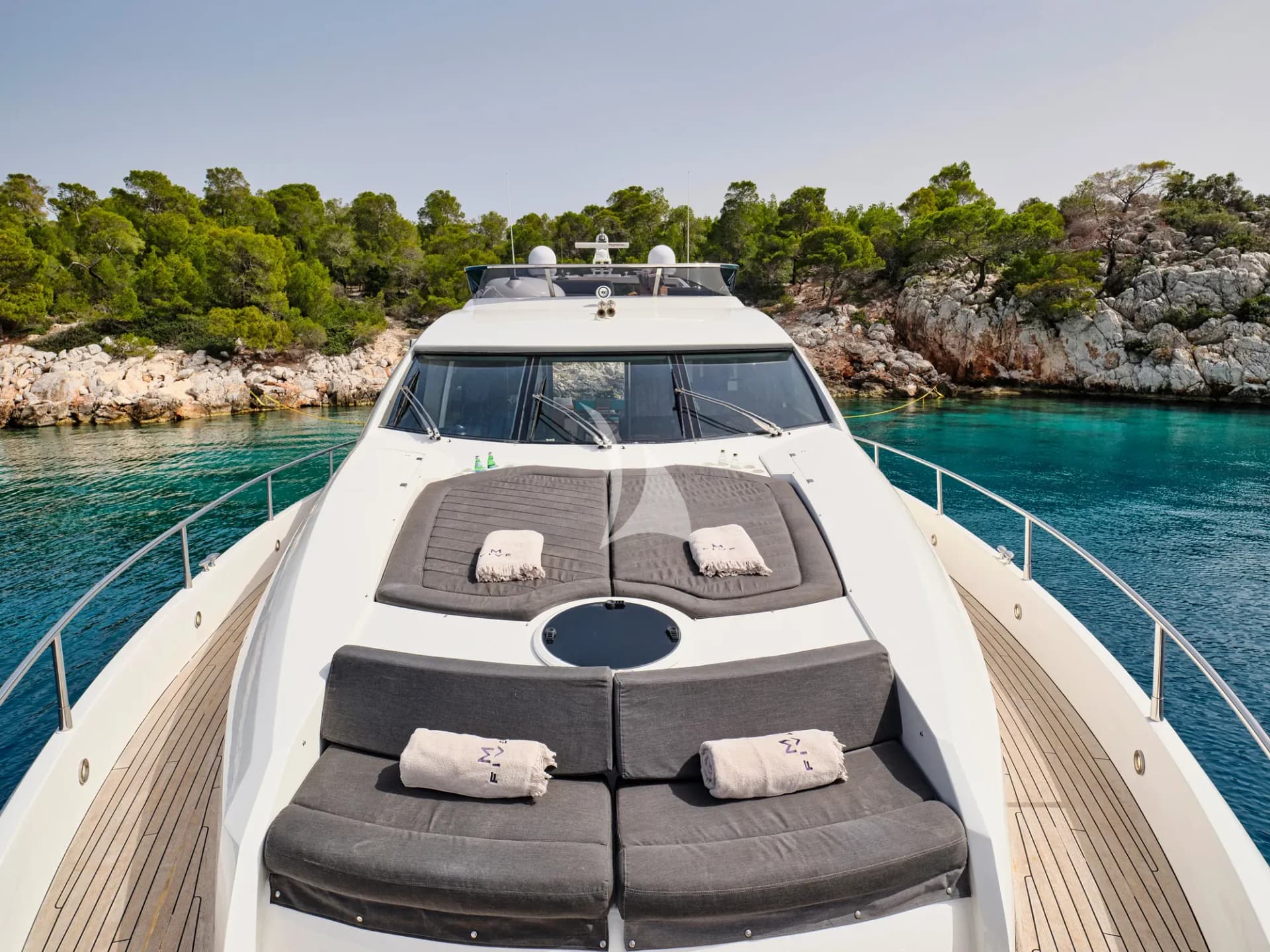 M FIVE – Exterior