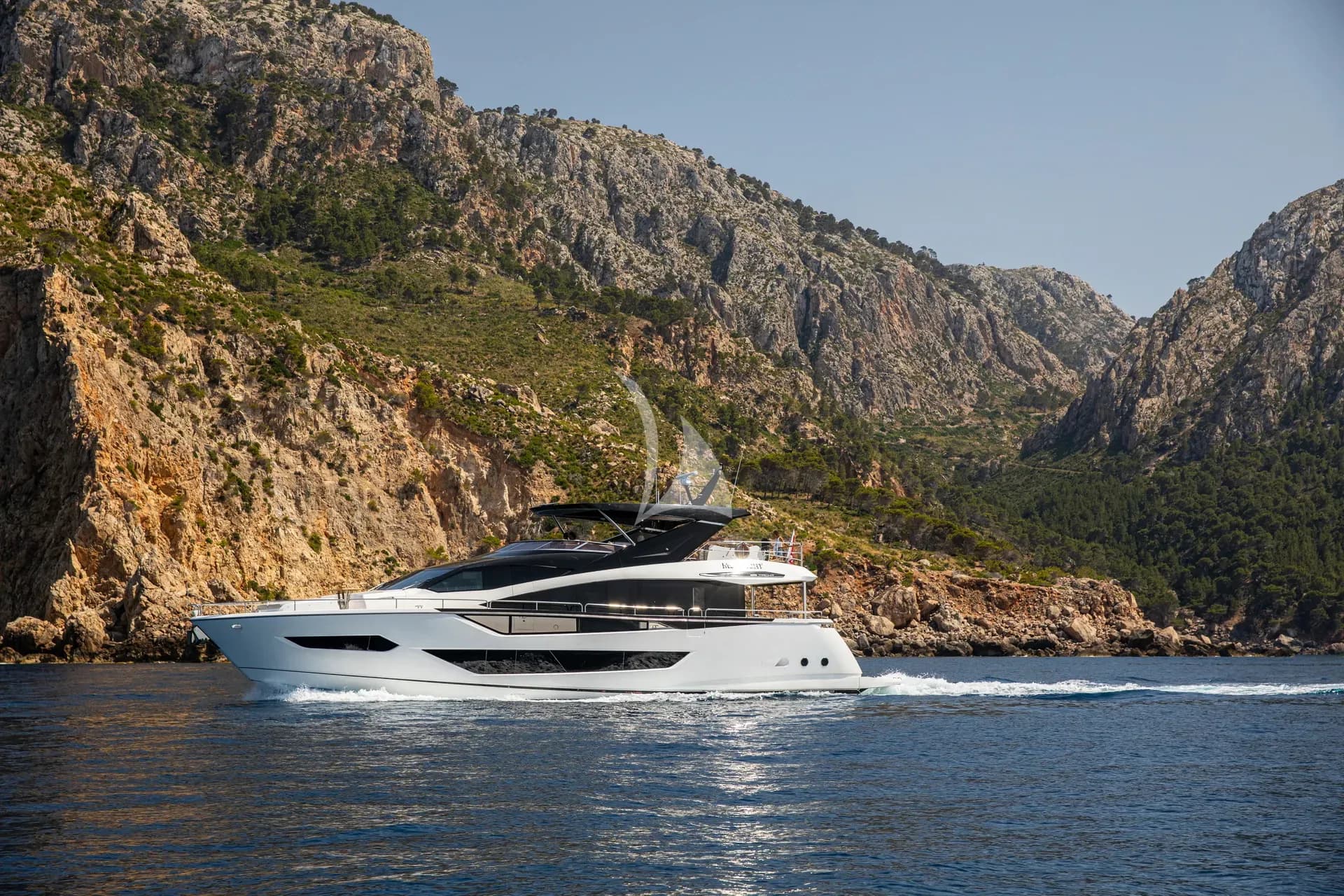 MOONLIGHT – Exterior