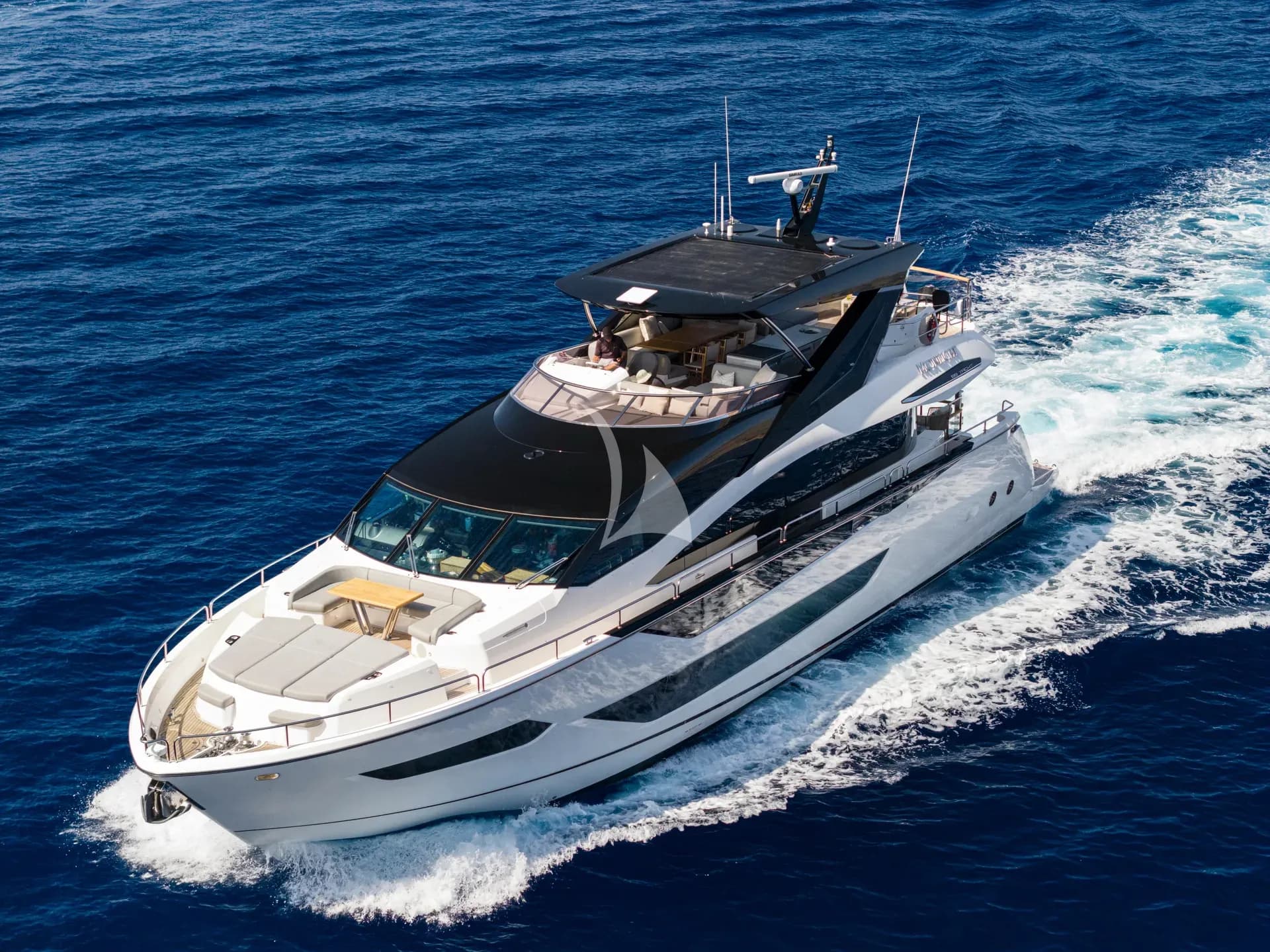 MOONLIGHT – Exterior