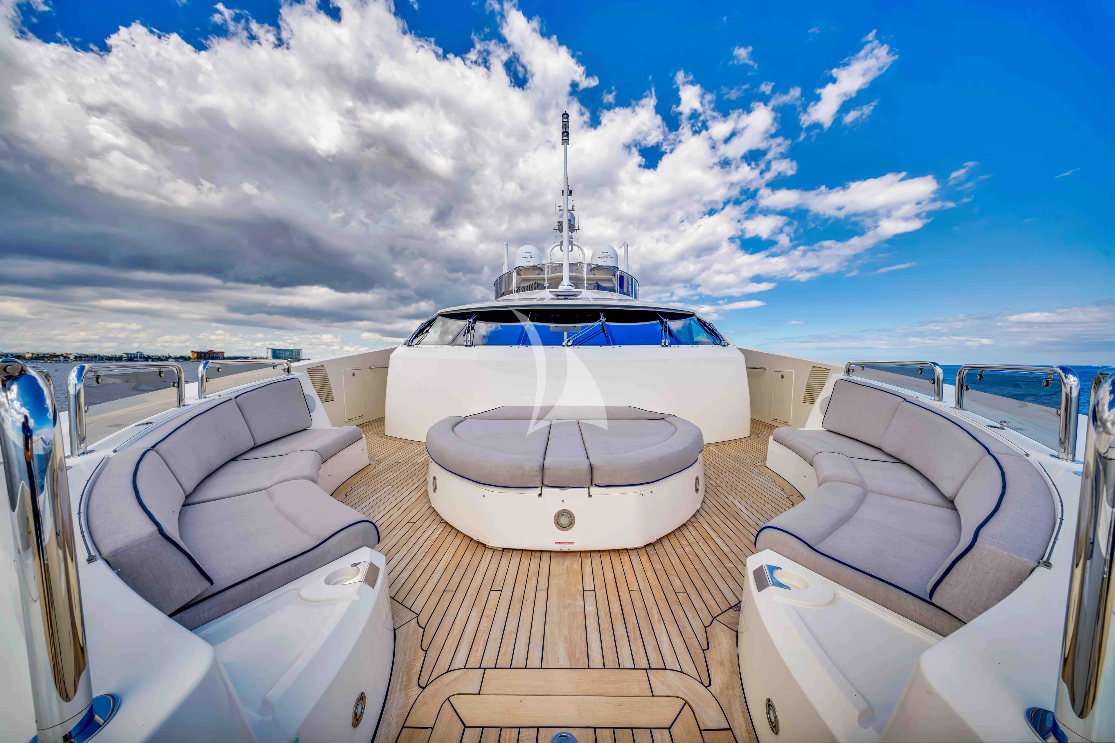 NATURAL 9 – Exterior