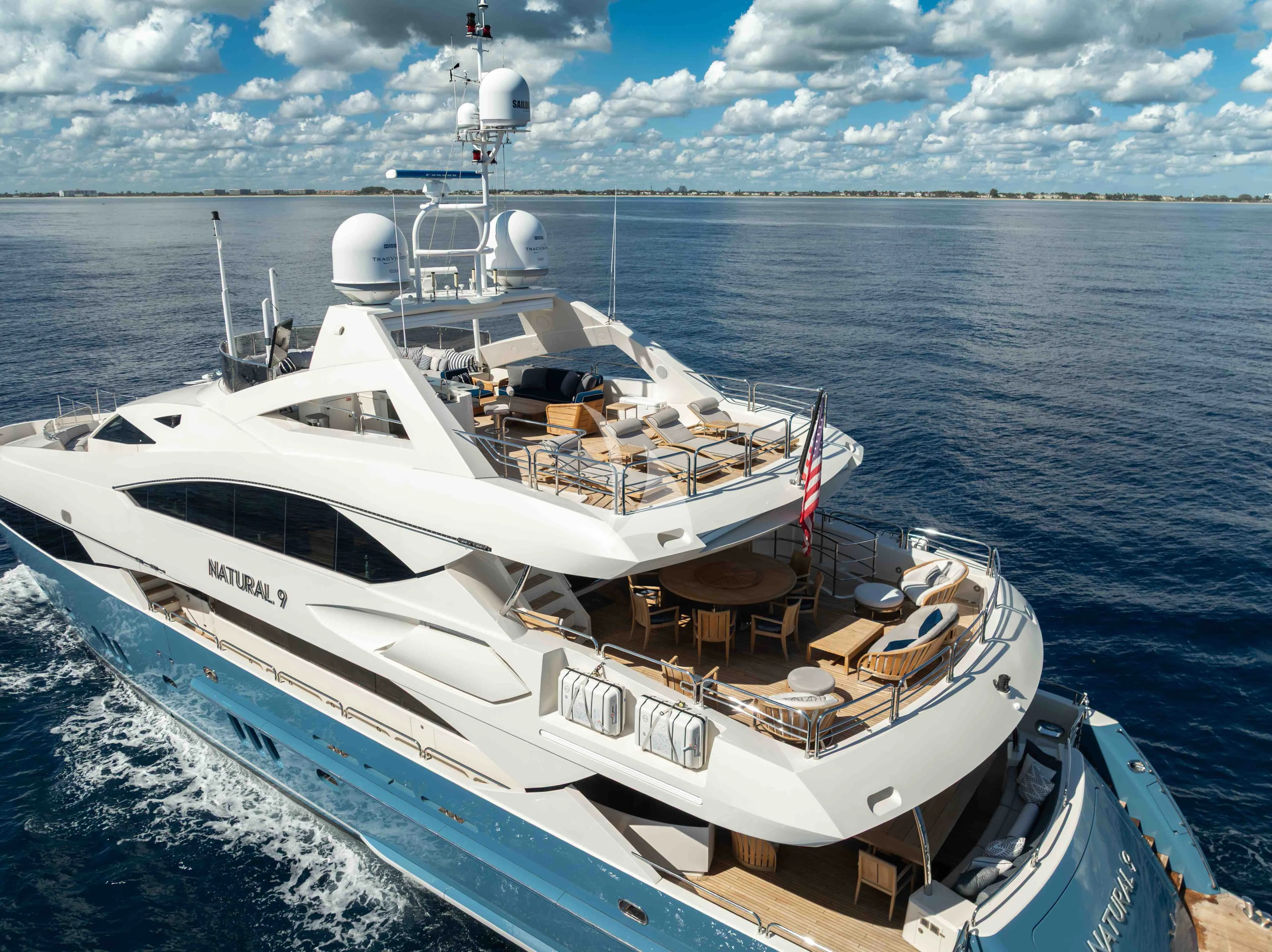 NATURAL 9 – Exterior