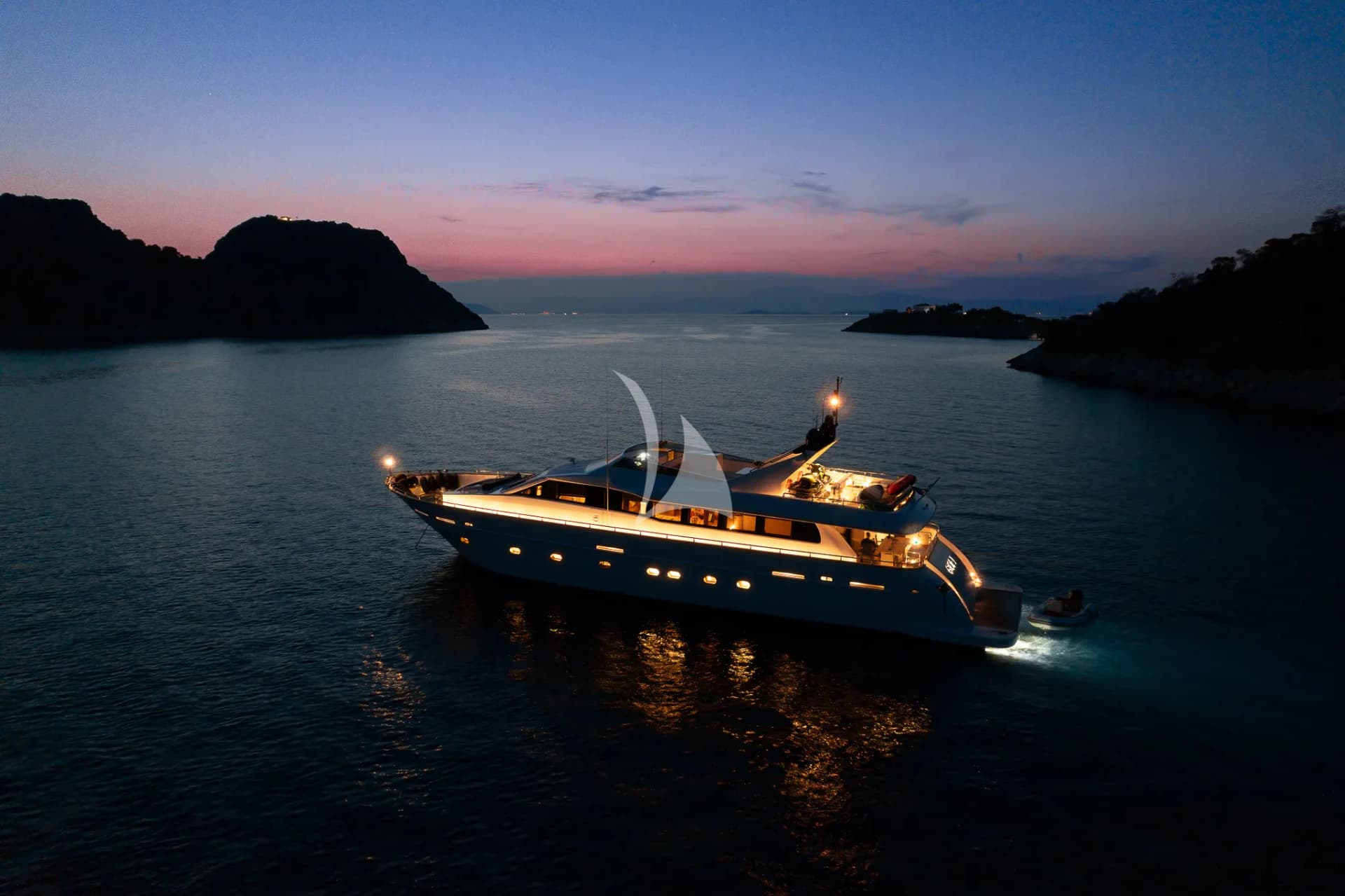 C-ROCK – Exterior